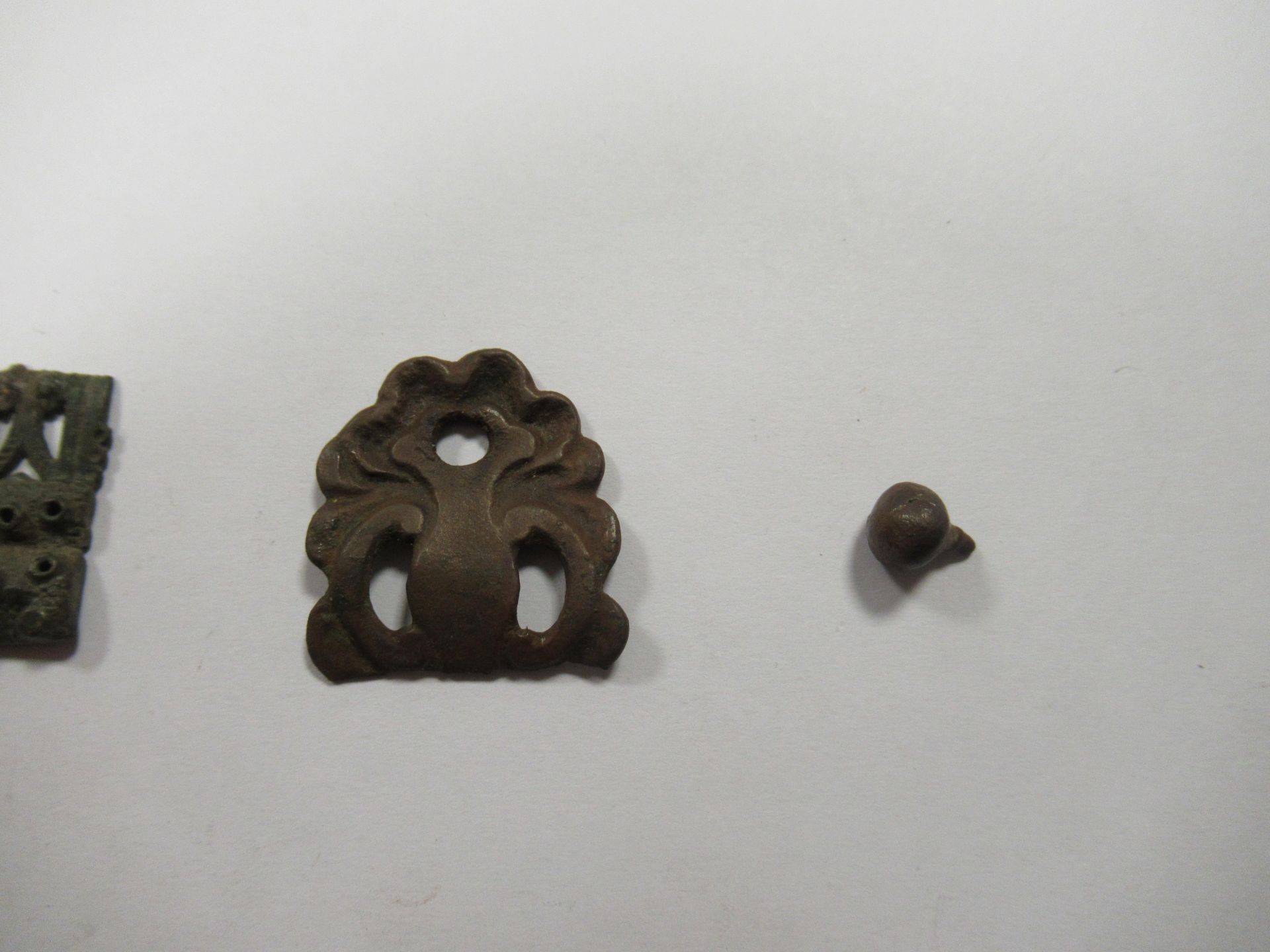 An assortment of metal detecting discoveries to include 18th century pipe tamper, spur, ring, etc - Image 3 of 5