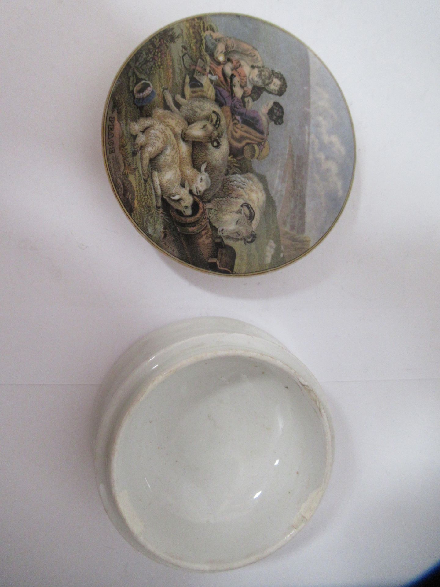 6x Prattware ceramic lids including 'On Guard', 'The Rivals', 'The Cavalier', and 'Peace' - Bild 34 aus 37