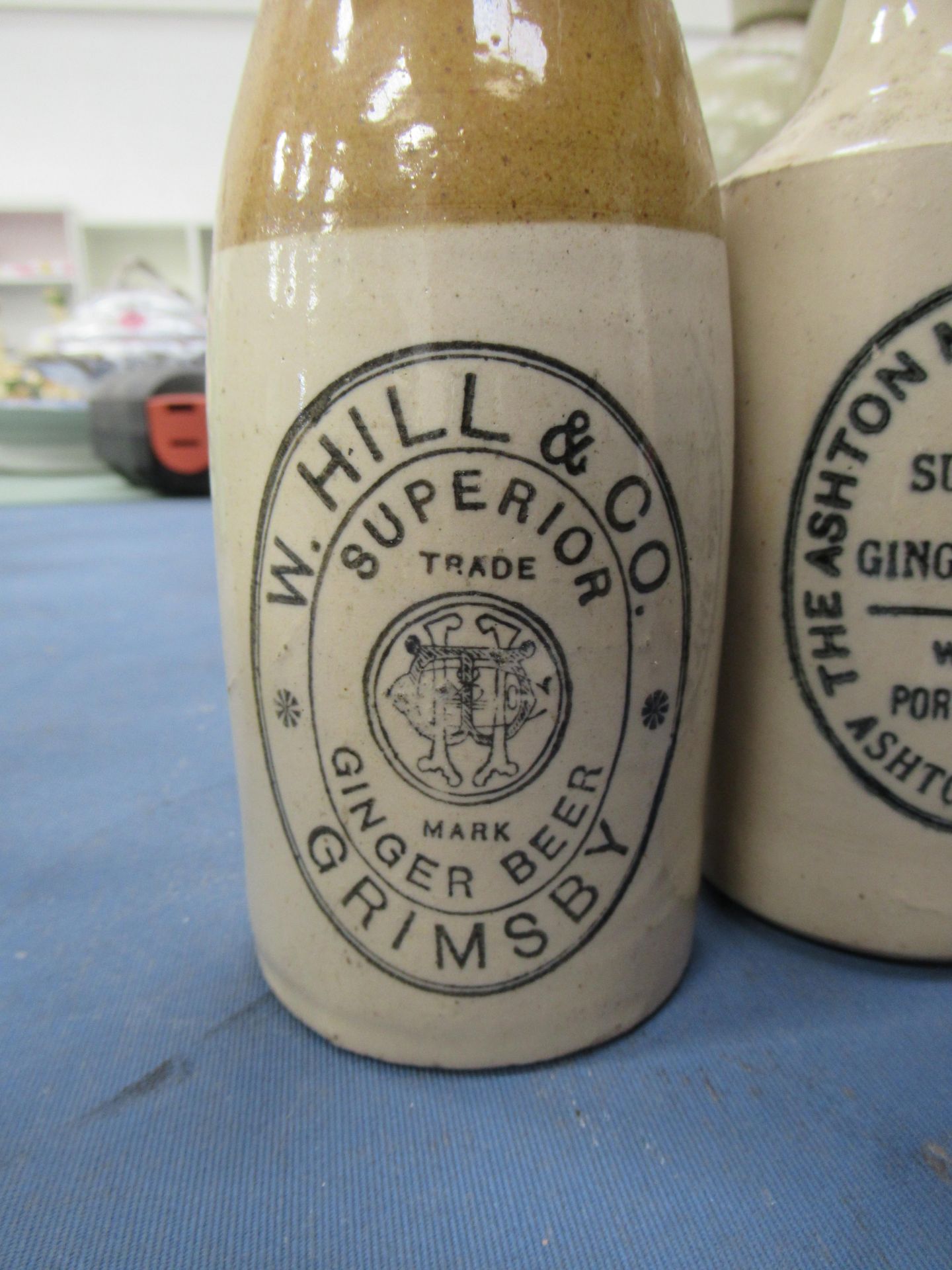 4x stone ginger beer bottles including W. Hill & Co- Grimsby, Thomas & Sons- Boston Market Place, J. - Image 4 of 5