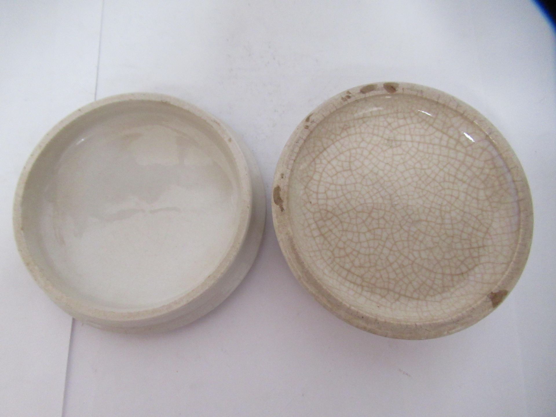 5x Prattware ceramic lids including 'The Snow Drift', 'Hide and Seek', - Bild 26 aus 28