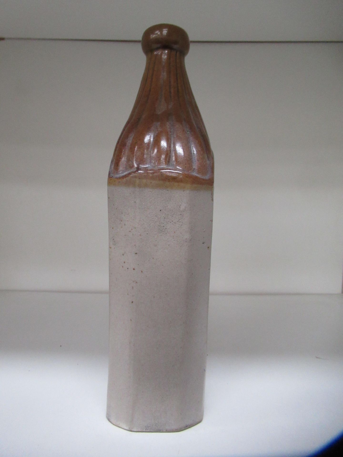 J&J T. Seller- York pie crust stone bottle - Image 4 of 7