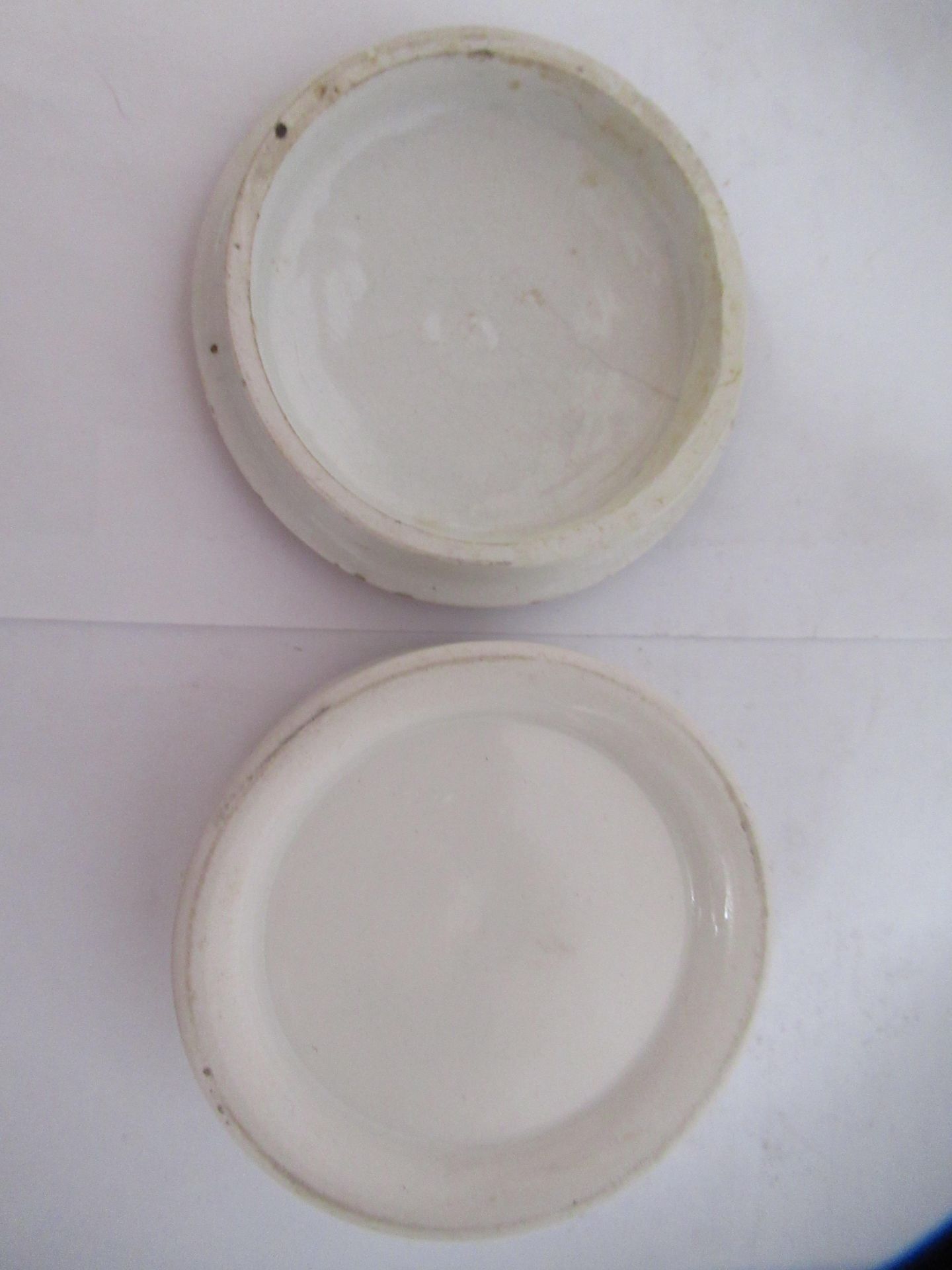 5x Prattware ceramic lids including 'The Snow Drift', 'Hide and Seek', - Bild 20 aus 28