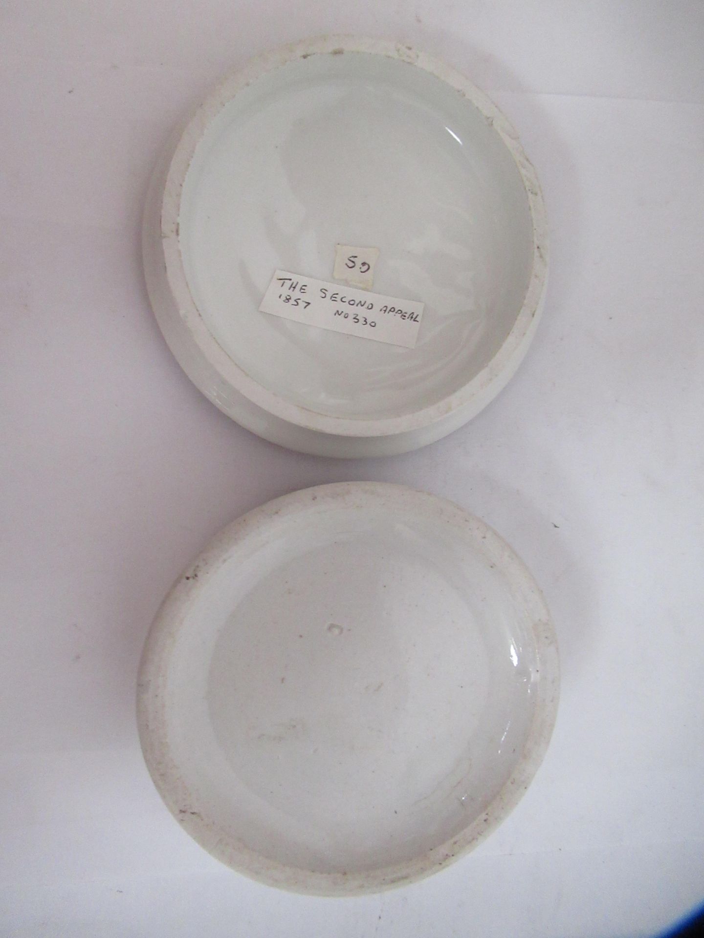 5x Prattware ceramic lids including 'The Snow Drift', 'Hide and Seek', - Bild 7 aus 28