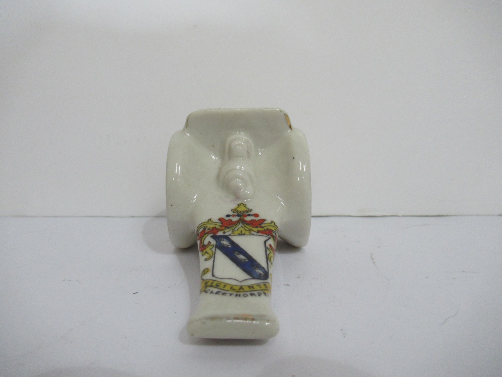 Crested China Waterfall Heraldic model of anti-aircraft gun with Cleethorpes coat of arms - Image 4 of 8