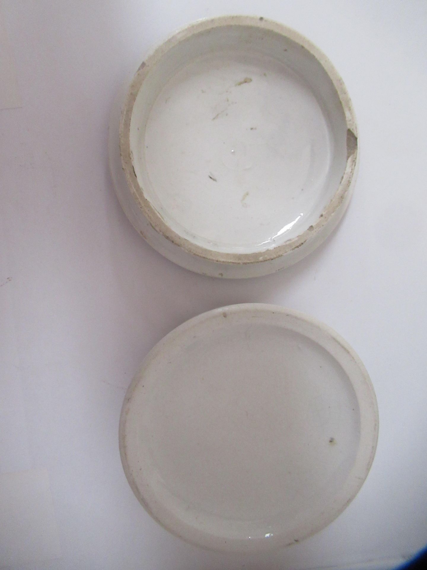 6x Prattware ceramic lids including 'Shakespeare House', 'Pegwell Bay', 'Philadelphia Exhibition 187 - Image 25 of 28