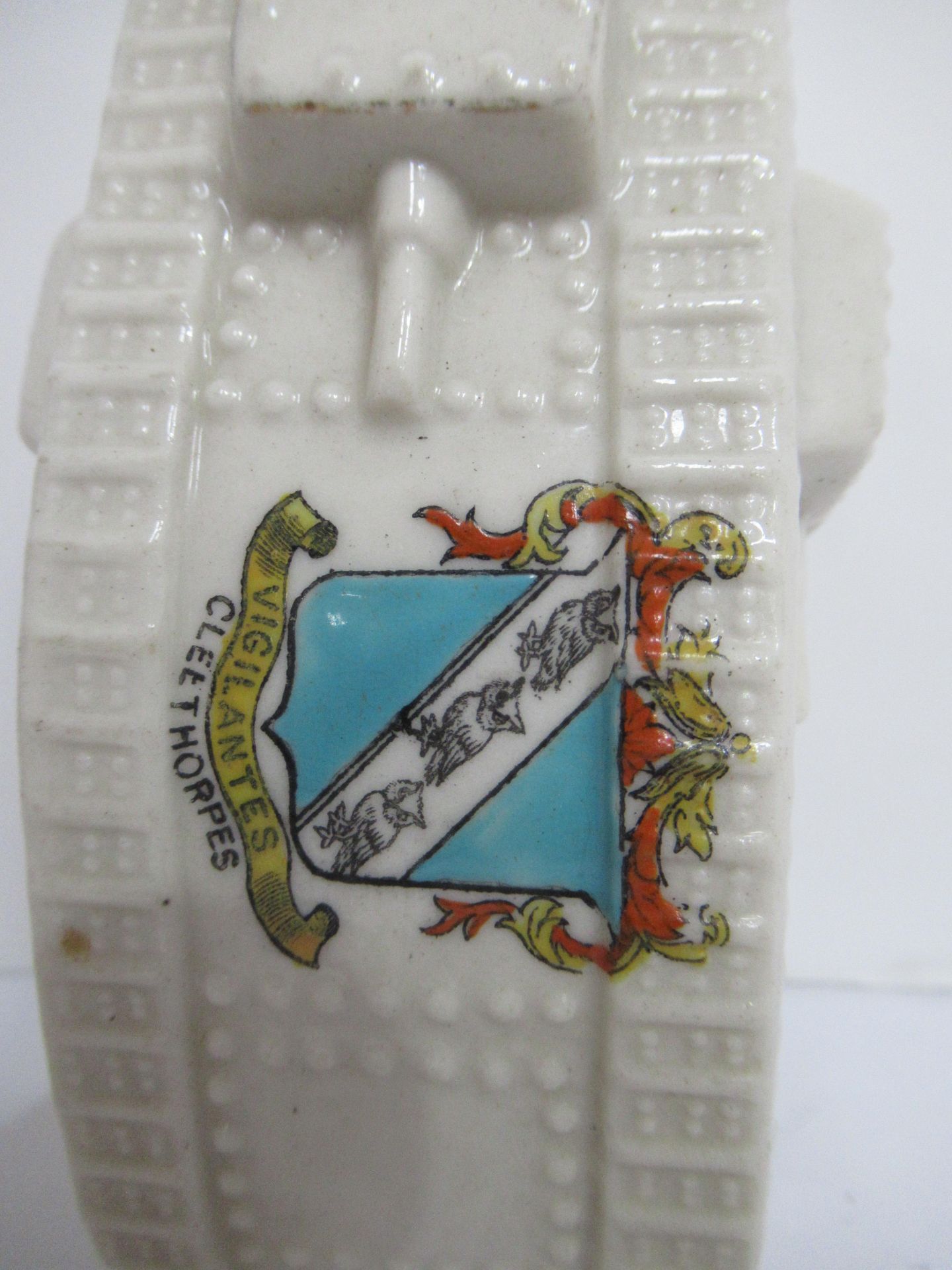 Crested China Arcadian model of tank with Grimsby coat of arms (90mm x 115mm) - Image 16 of 18