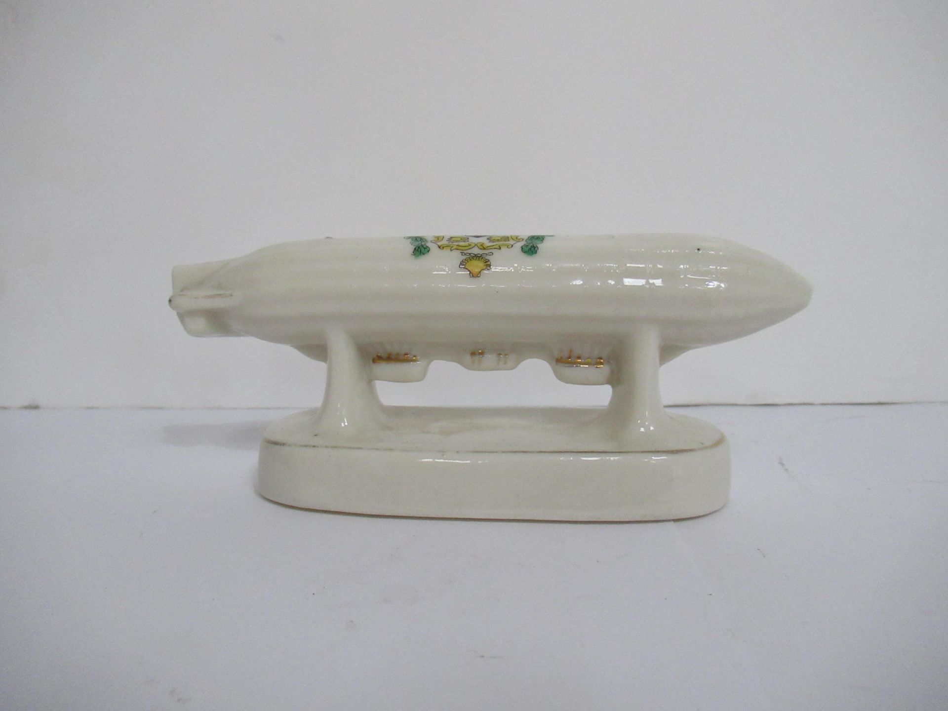 Crested China model of airship with Cleethorpes coat of arms (130mm x 55mm) - Image 3 of 8