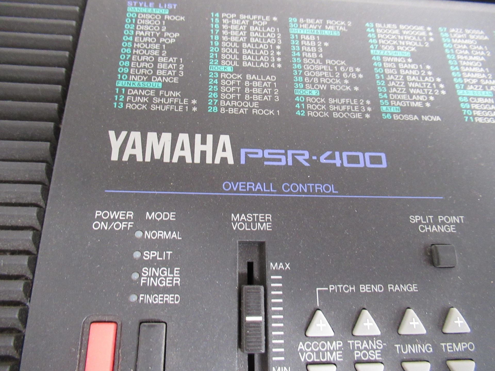 Yamaha RSR-400 Keyboard - Image 2 of 2