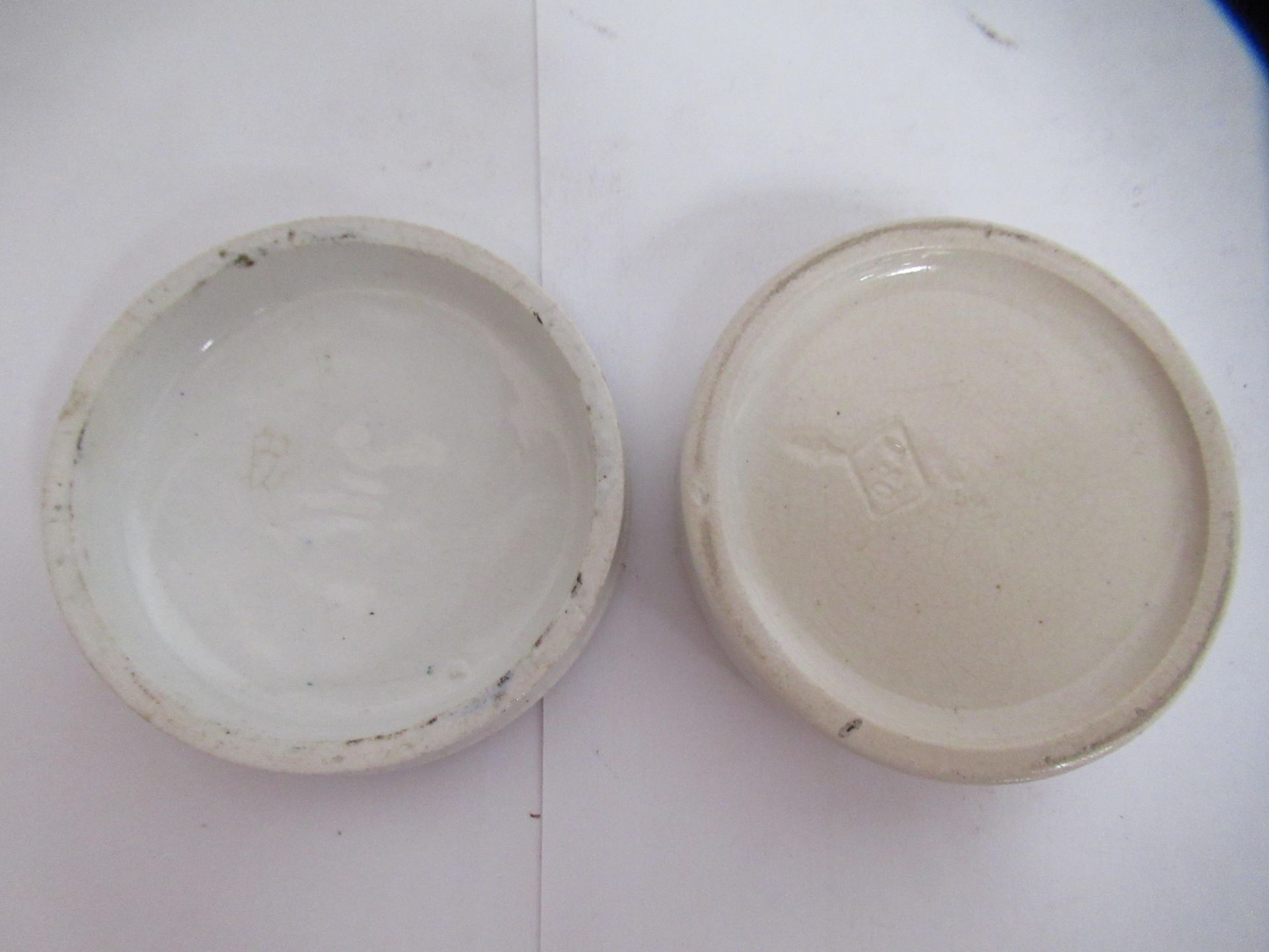 6x Prattware ceramic lids including Pompey & Caesar', 'The Wolf and the Lamb', and 'Wouverman Pinx' - Bild 10 aus 31