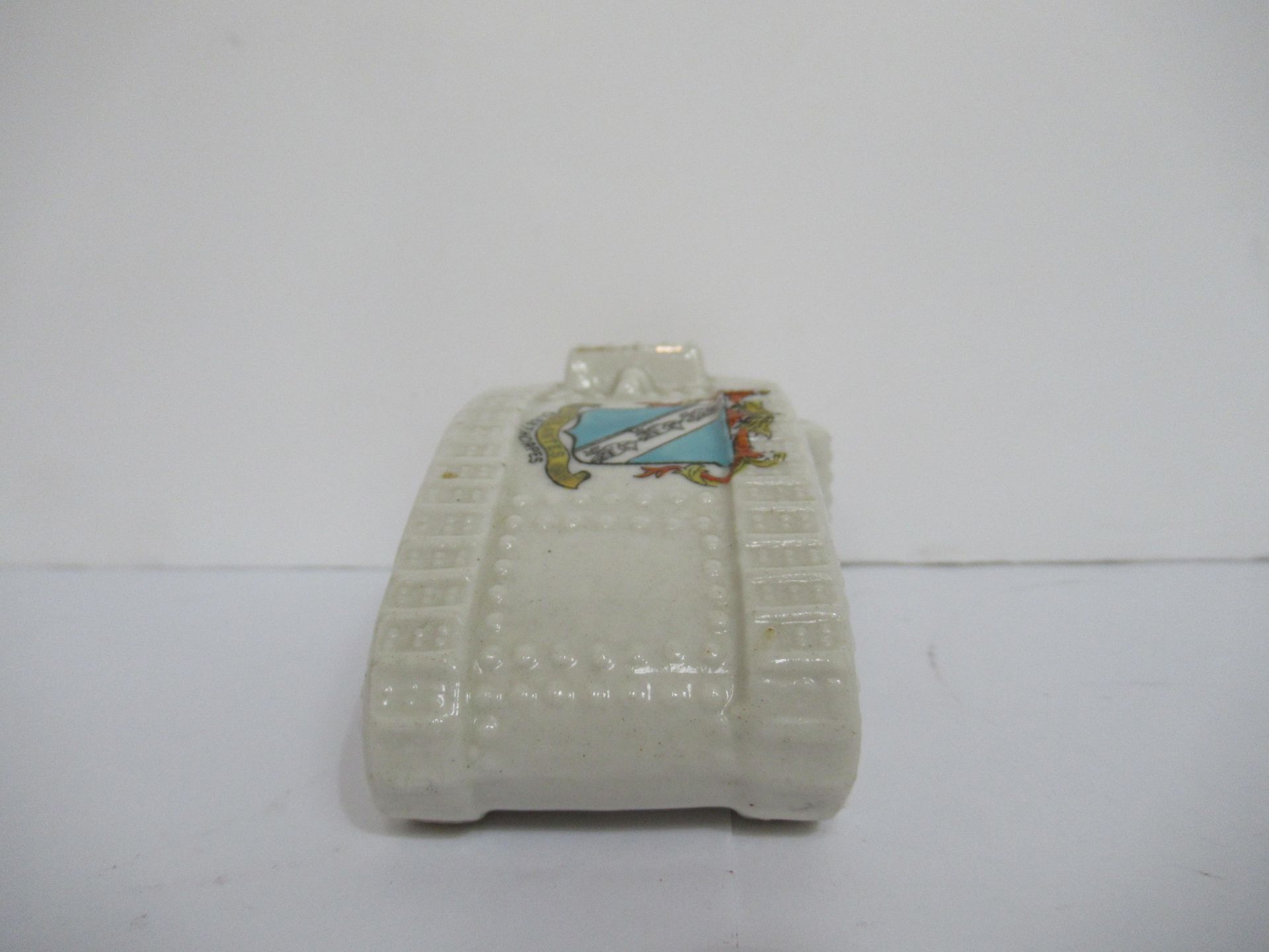 Crested China Arcadian model of tank with Grimsby coat of arms (90mm x 115mm) - Image 14 of 18