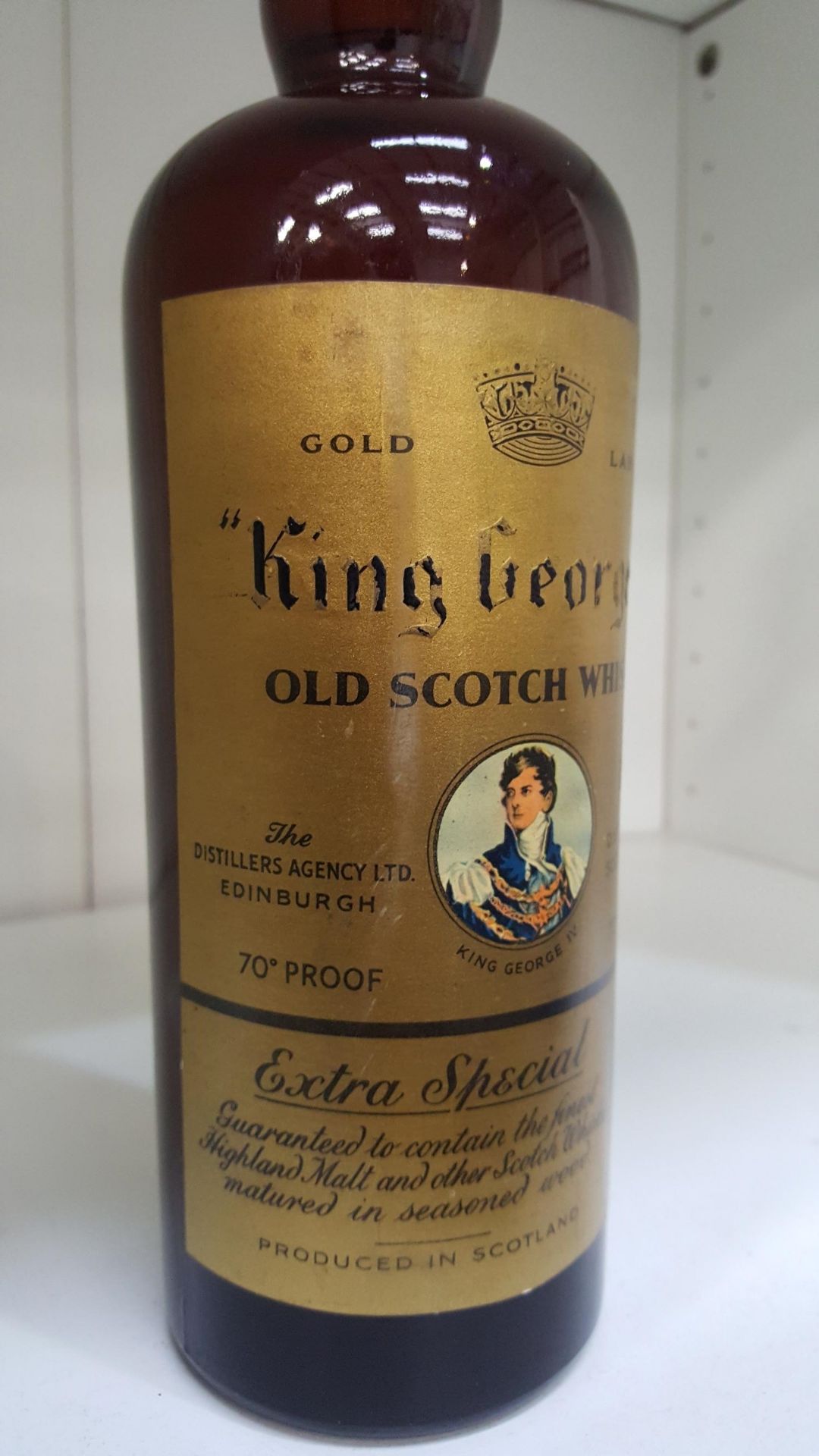 A bottle of King George IV Extra Special Gold Label Old Scotch Whisky 70% proof, Approx. 75cl - Image 2 of 9