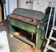 Crefco BP Hand Folding Machine Serial Number T086985 1325 x 15mm