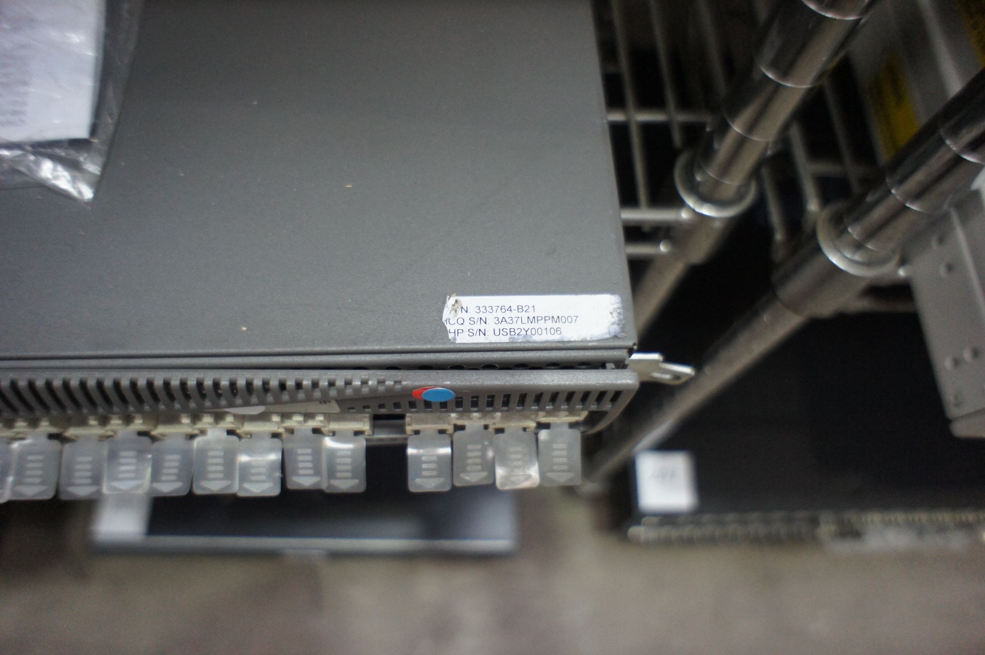 1 x HP Storage Works SAN Switch 2/32 - Image 4 of 7