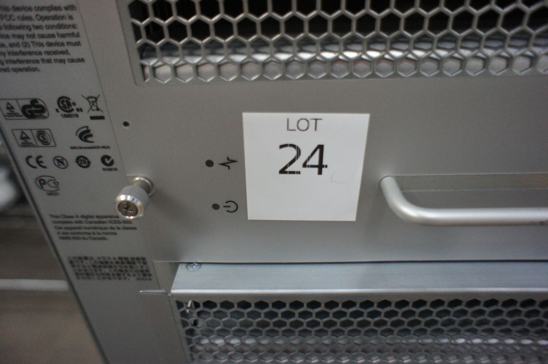 EMC ED-DCX-4S-B cabinet with 2x CP8 cards and 2x CR458 cards - Image 3 of 3