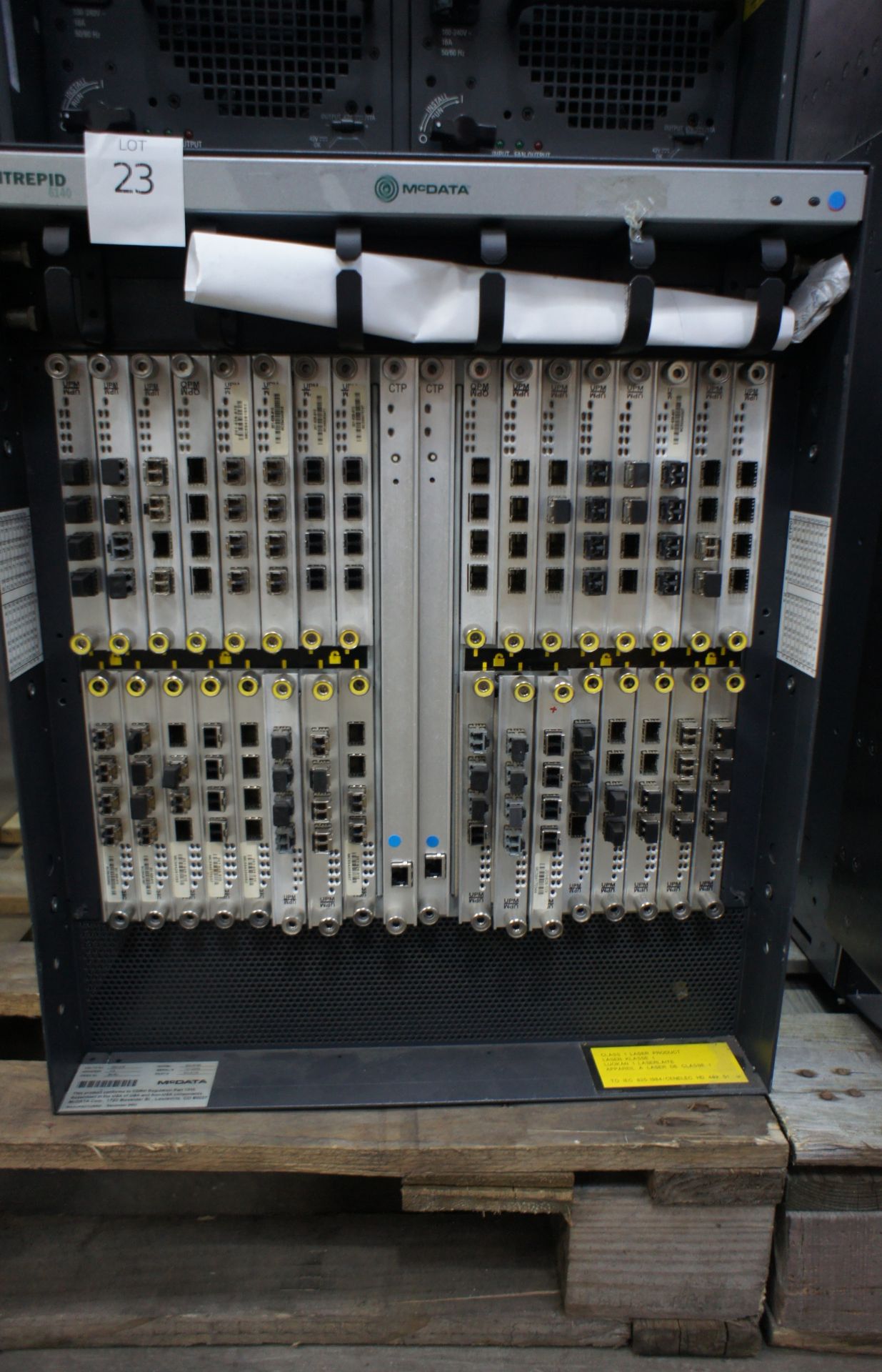 MC Data ED6410 chassis with 32c 201-626911 cards and 2x CTP cards - Image 2 of 3