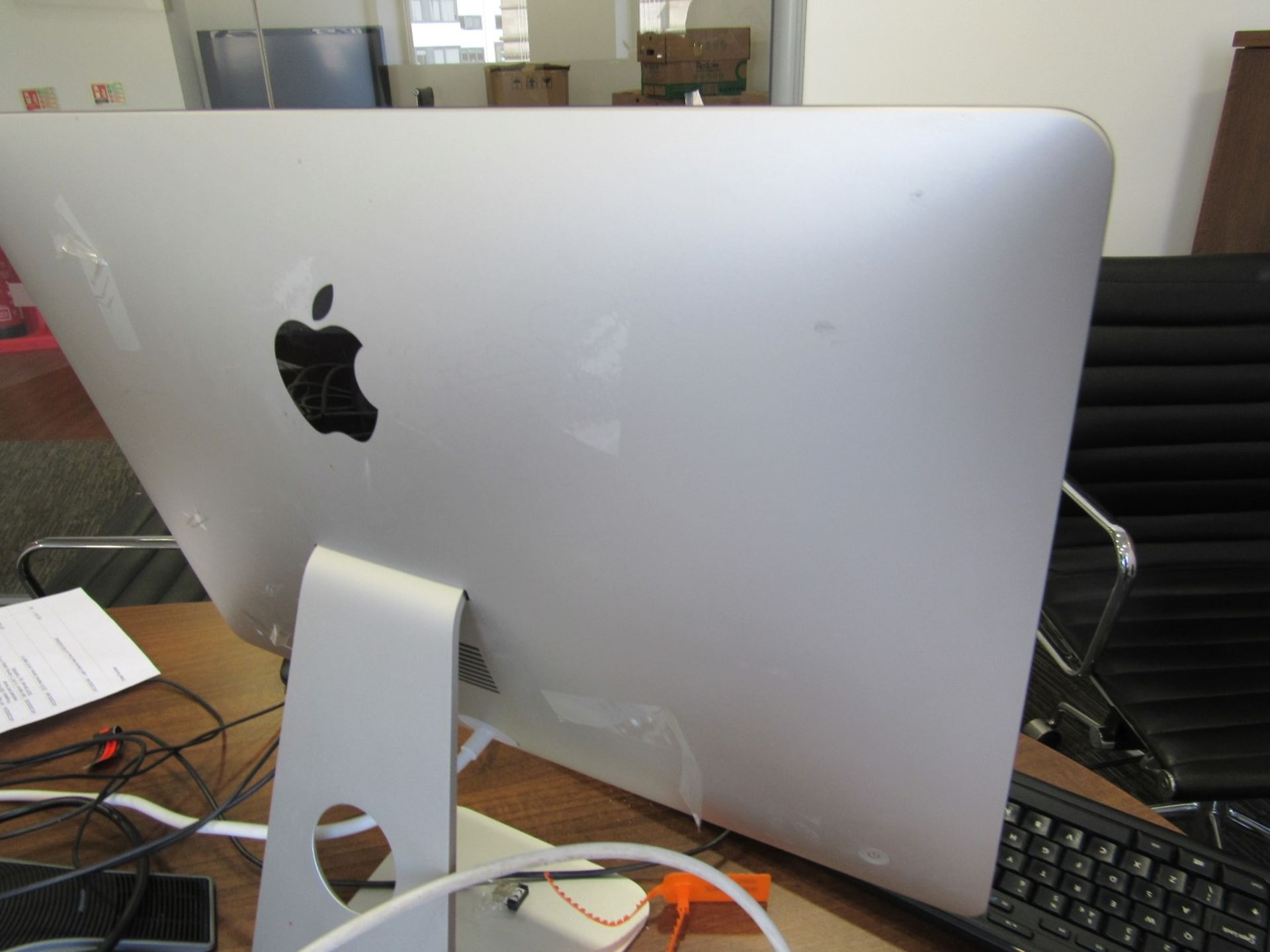 Apple iMac 21.5-Inch "Core i5" 2.7 (Late 2013), in - Image 2 of 11