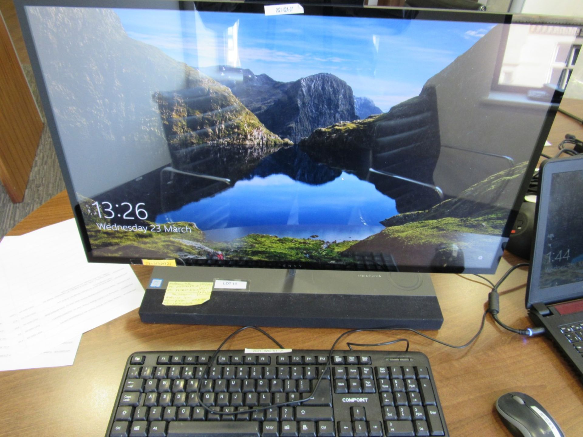 HP Envy 27-B205NA, all-in-one desktop computer, i7