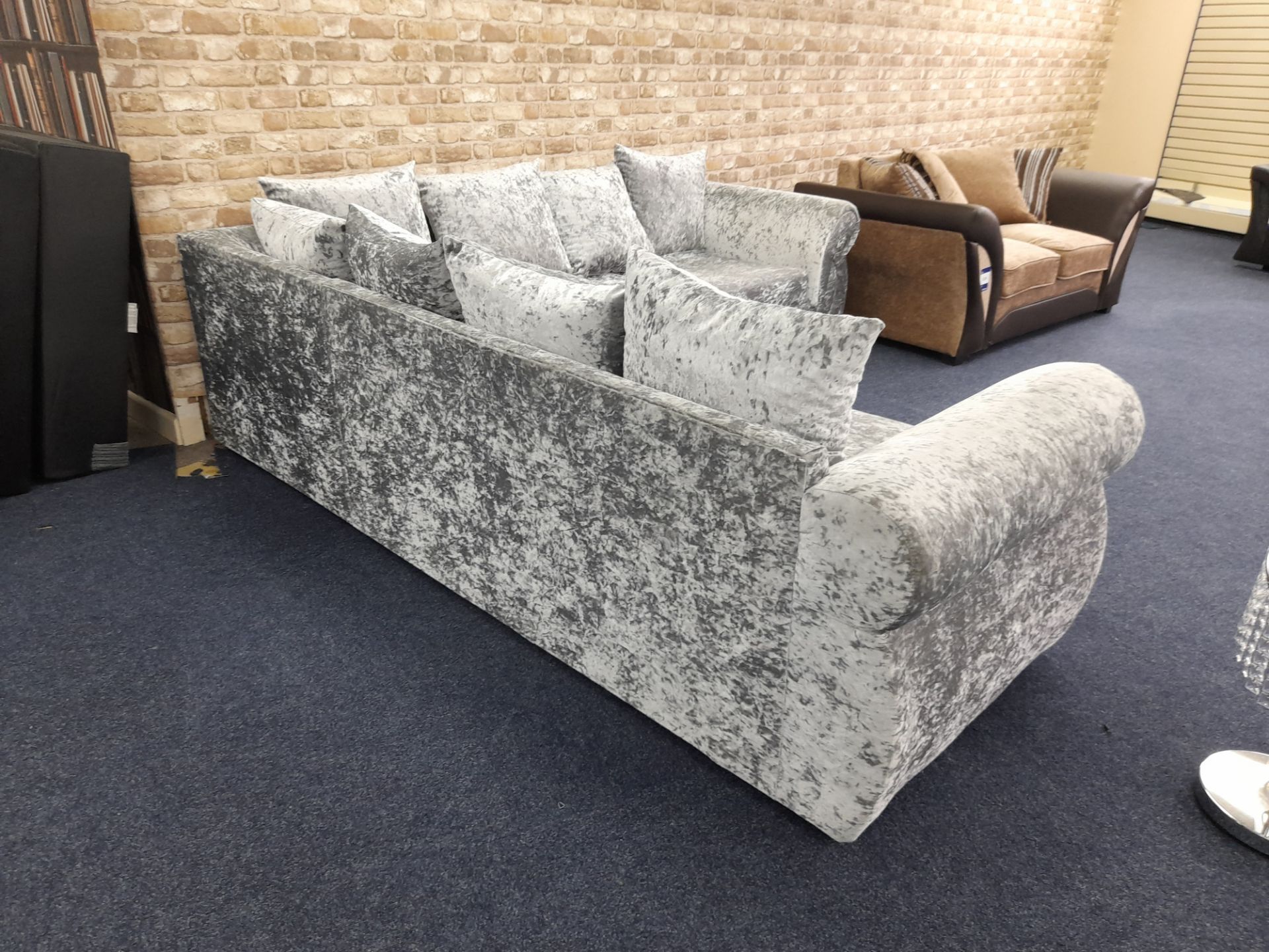 Silver/Grey fabric upholstered, 5 seater, scatter cushioned back corner sofa (Ex-Display) - Image 5 of 6