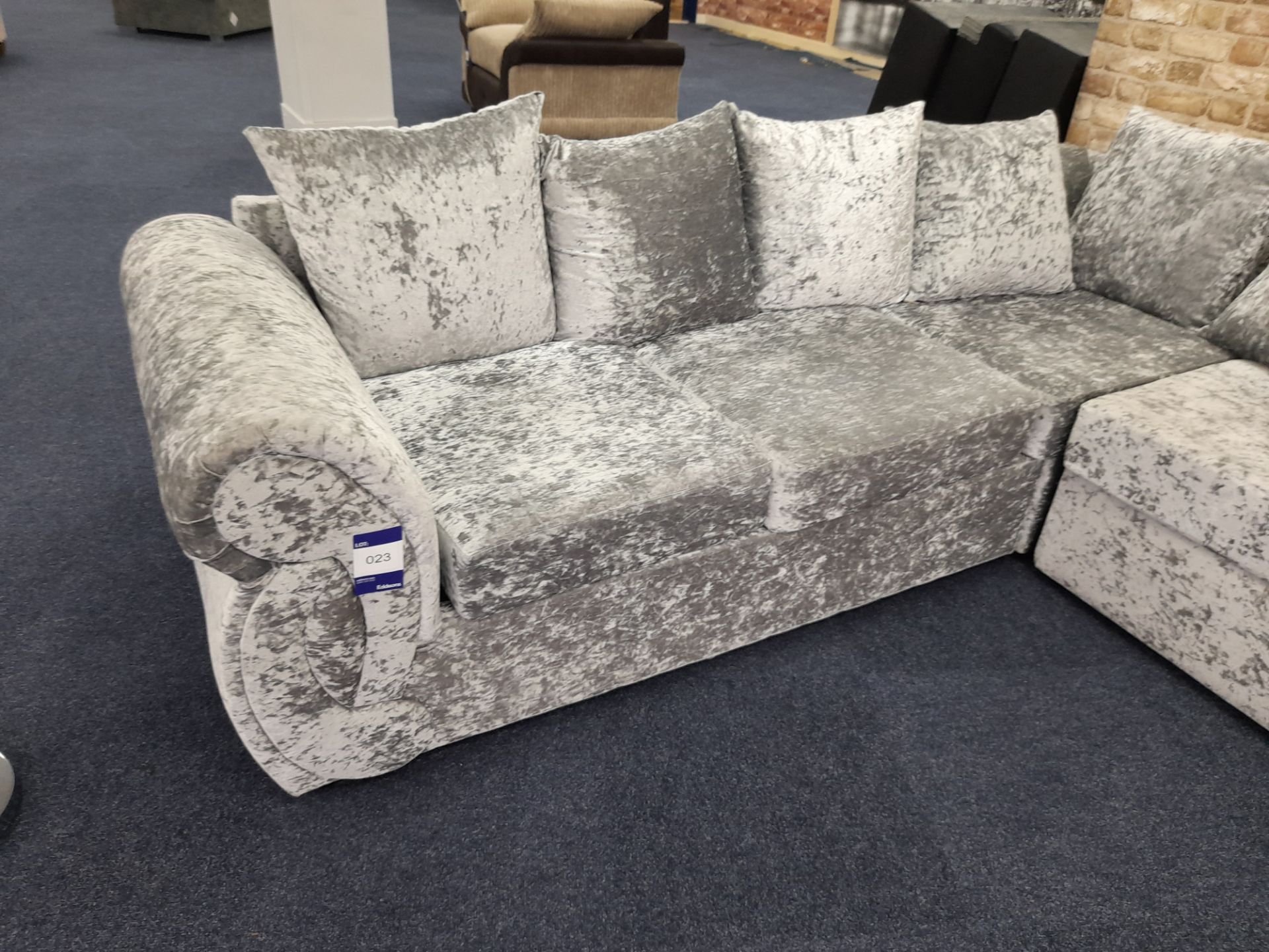 Silver/Grey fabric upholstered, 5 seater, scatter cushioned back corner sofa (Ex-Display) - Image 3 of 6