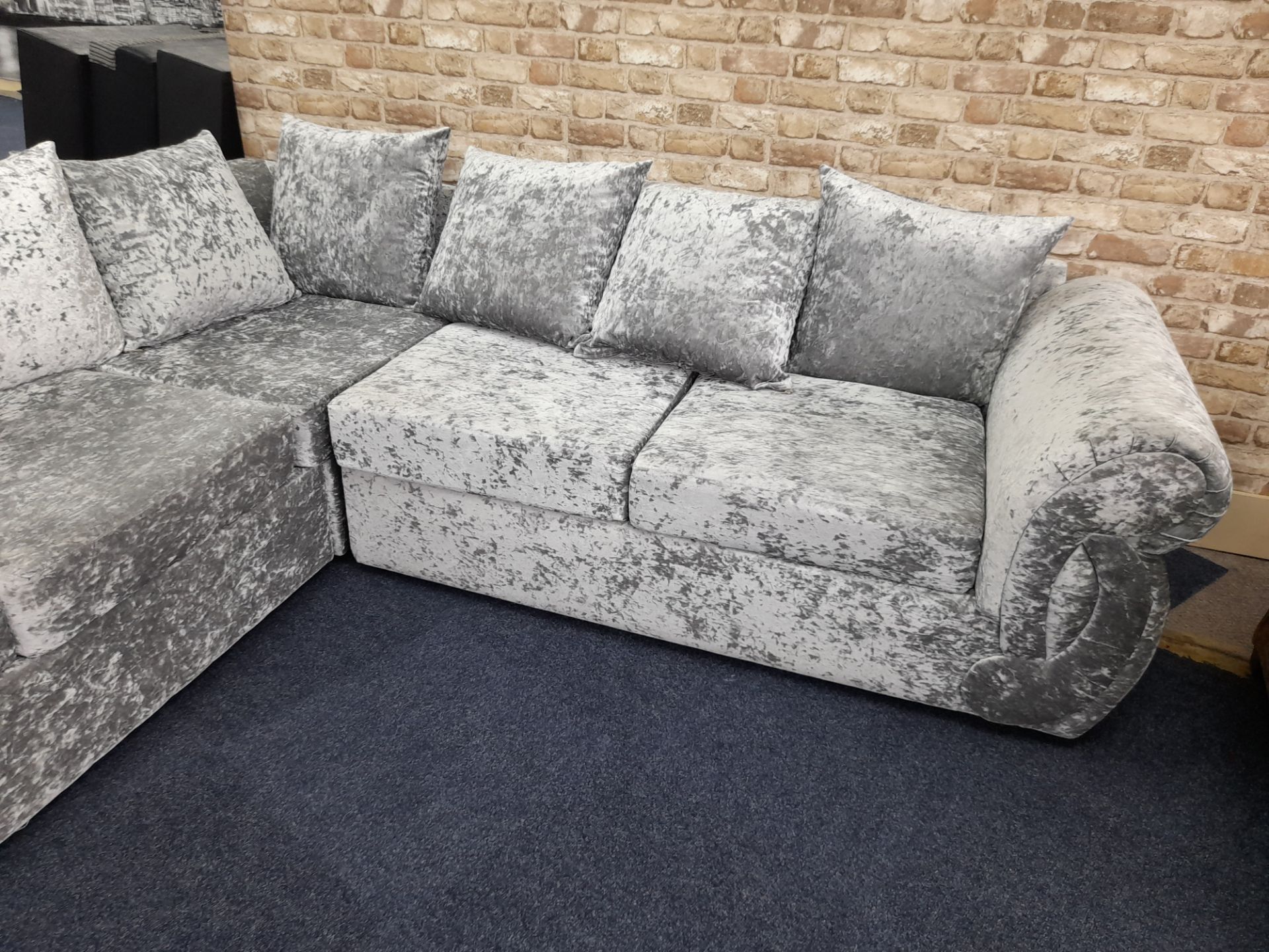 Silver/Grey fabric upholstered, 5 seater, scatter cushioned back corner sofa (Ex-Display) - Image 4 of 6