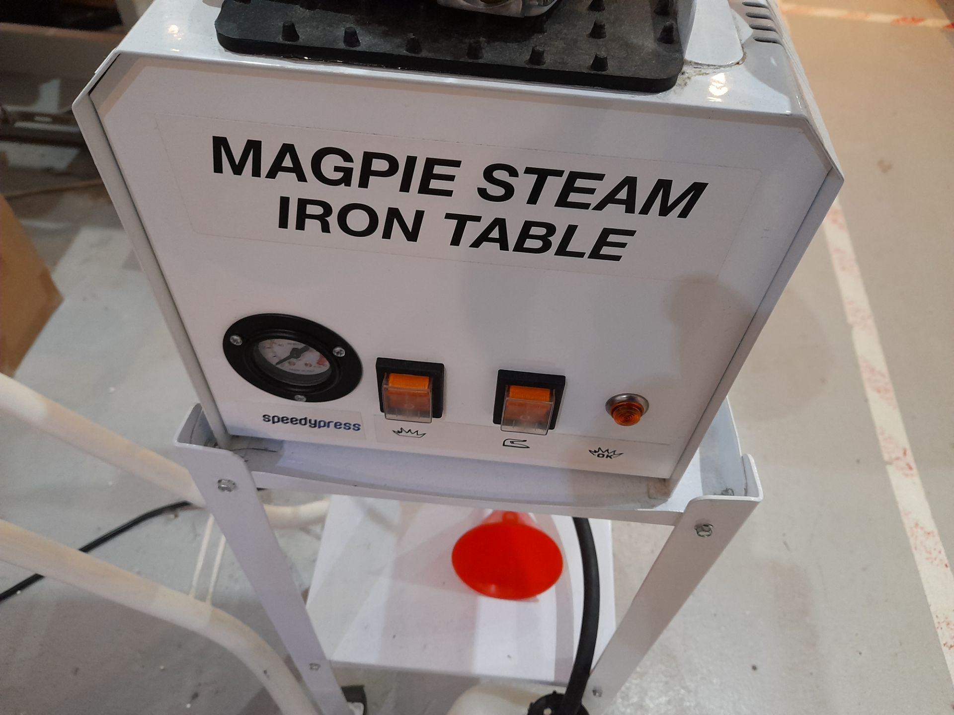 Speedypress C9 magic steam iron table, iron and boiler system (4.9L Capacity, Year 2019) - Image 5 of 6
