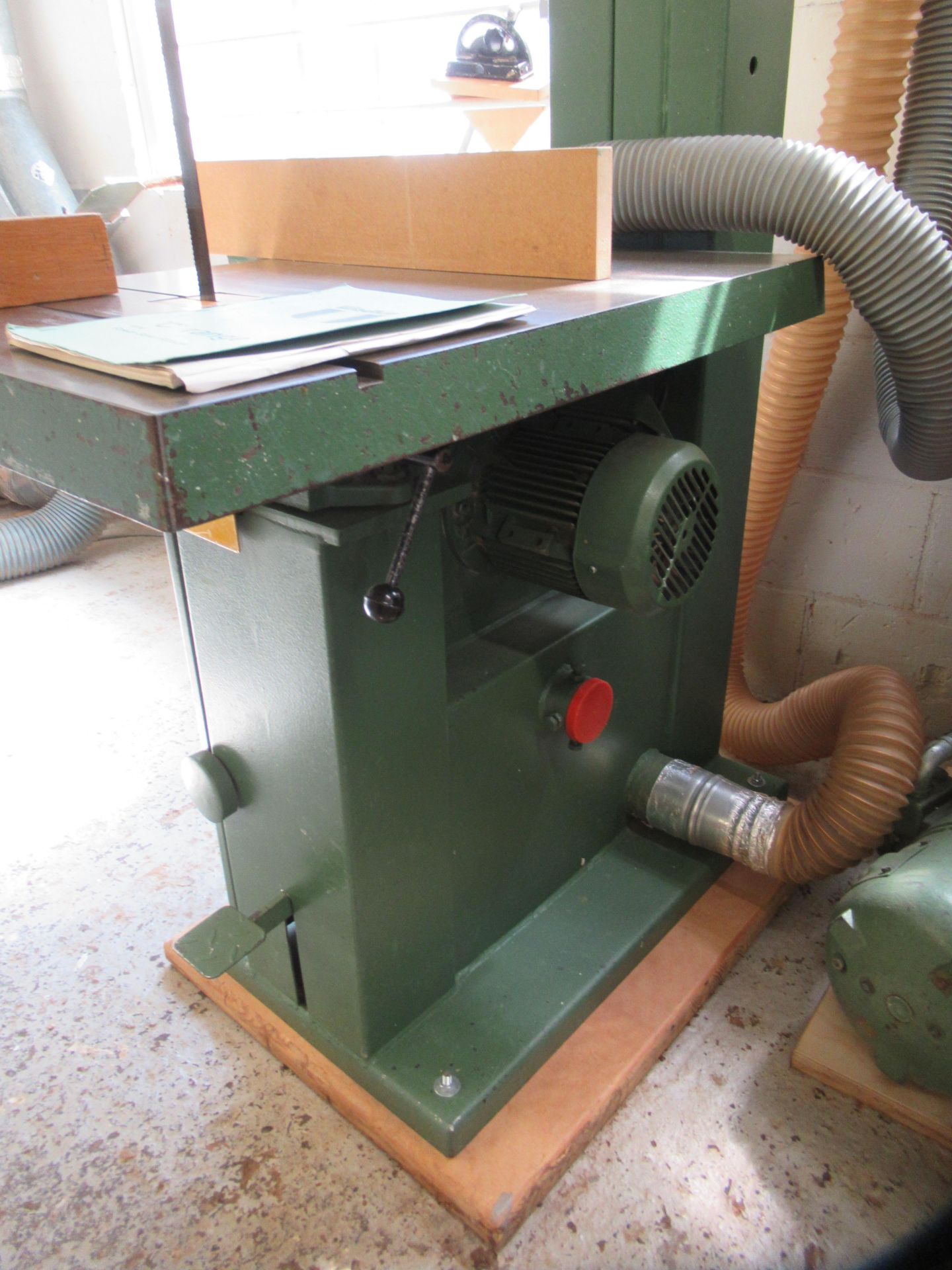 Wadkin Bursgreen type C6, 3phase, bandsaw. Max cutting width 585mm, max cutting depth approx. 400mm - Image 8 of 8