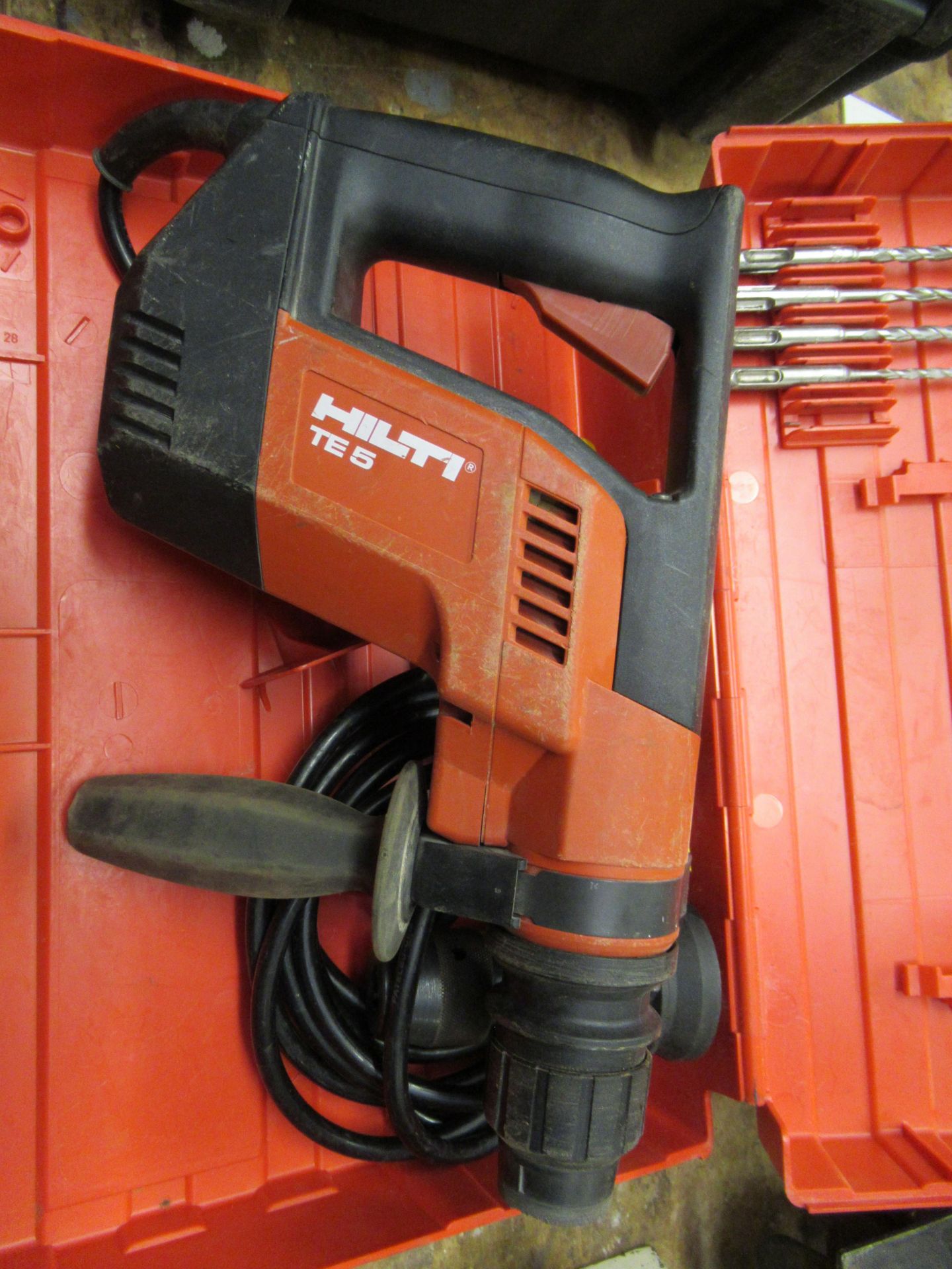 Hilti TE5 hammer drill, 110V, in case - Image 3 of 4