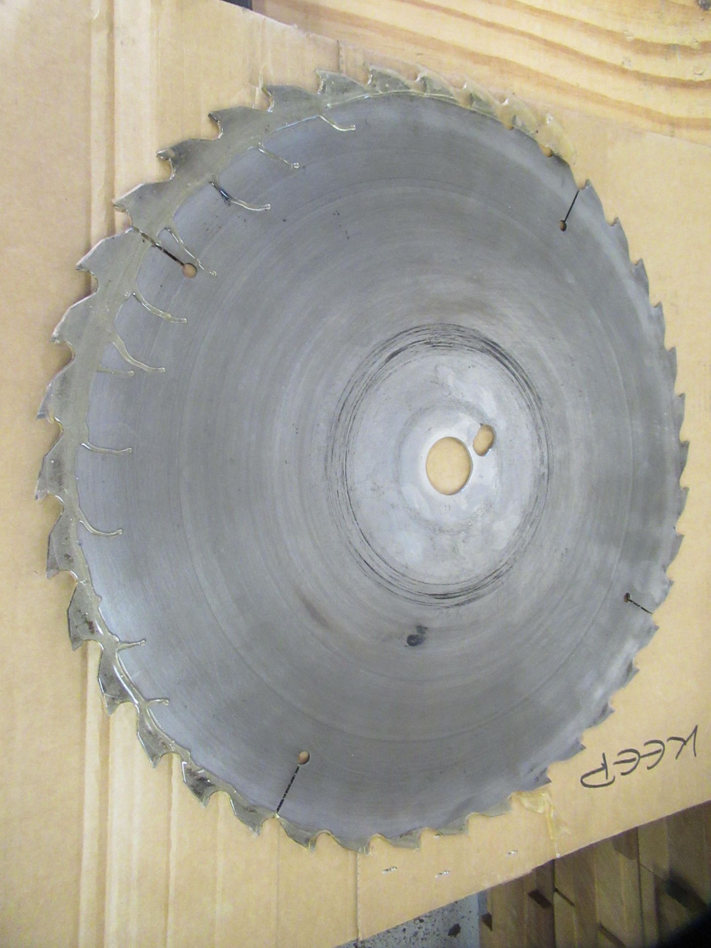 Wadkin 30" ripsaw 12.5hp and with S10 braking unit and includes 500/600/700 blades - Image 4 of 9