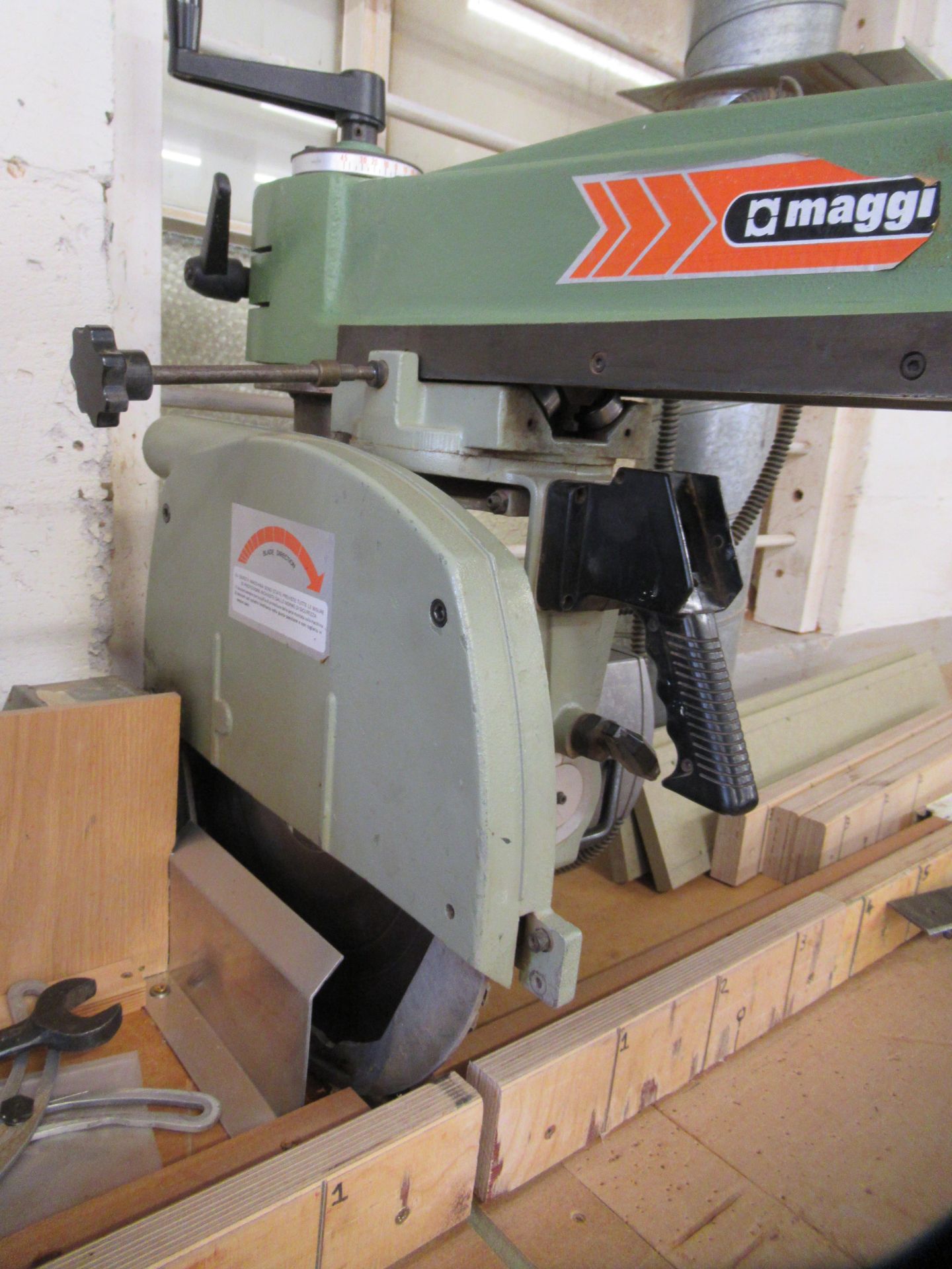 Maggi cross cut saw, 3Kw, Max 400mm diameter, 700mm cutting lengths - Image 2 of 8