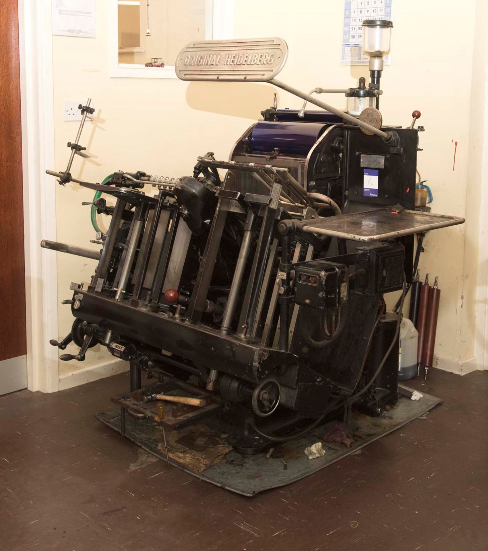 Heidelberg 10x15 platen Serial No. T 129 937 E. With 6 Formes