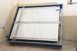 Light Box. 75cms x 50cms with vertical and horizontal metal guides (750x500)