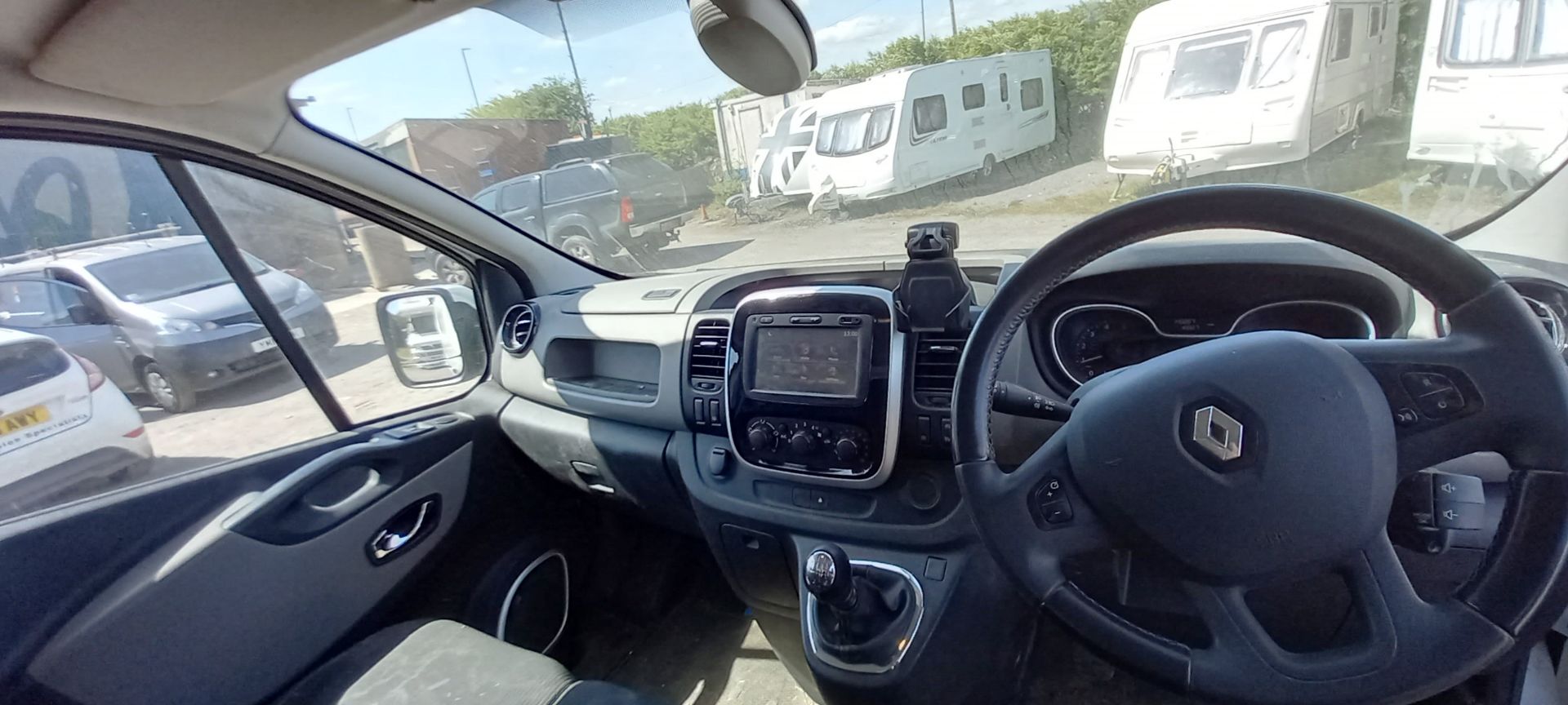 Renault Trafic LWB LL29 Energy dCi 125 Sport Nav V - Image 8 of 9