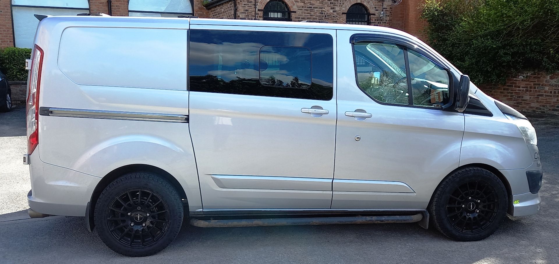 Ford Transit Custom 290 L1 FWD 2.2 TDCi 155ps Low - Image 11 of 21