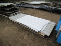 2x pallets of mixed roofing sheets, various lengths