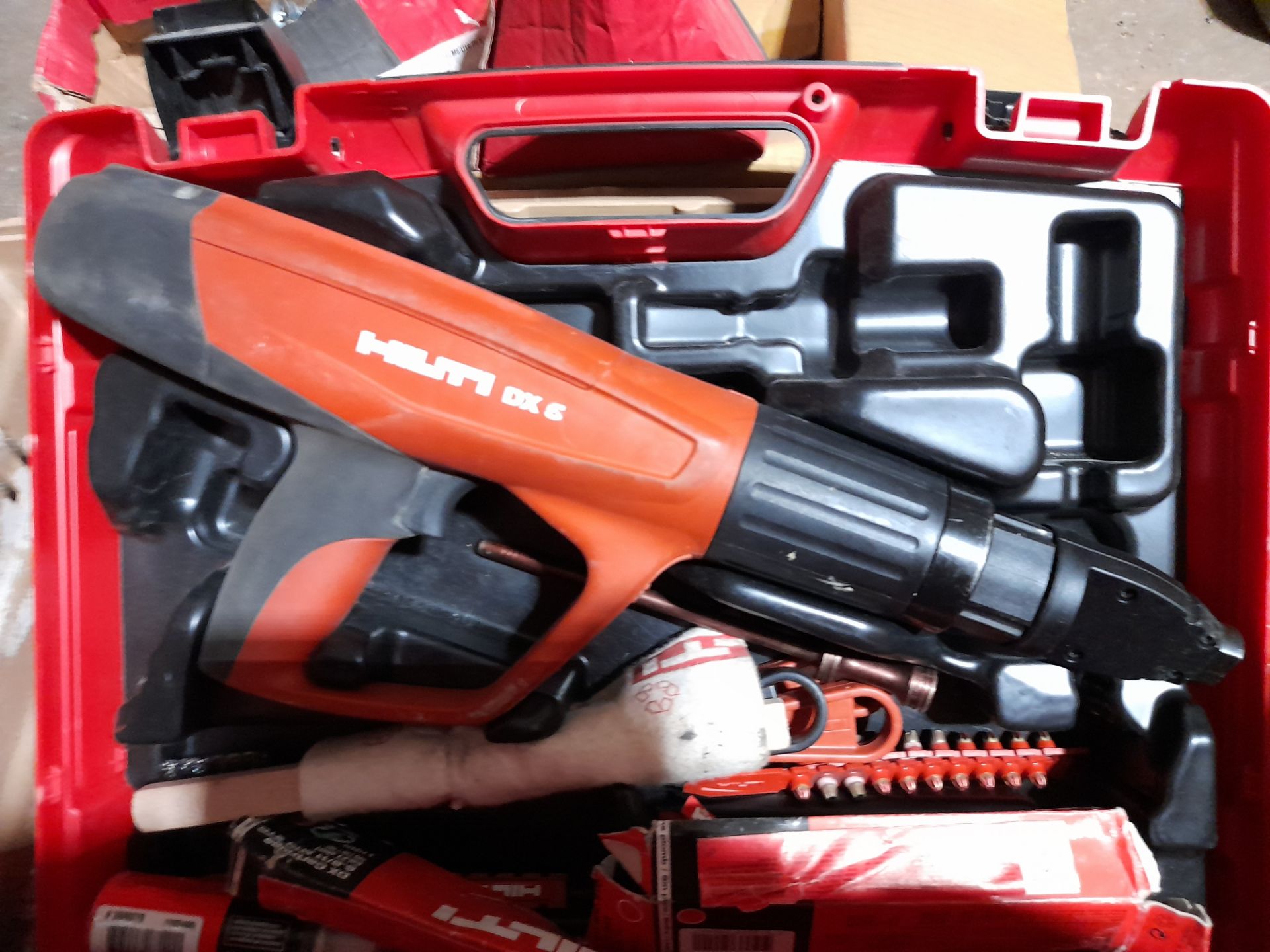 Hilti DX5 nail gun to case, with tray of Hilti consumables - Image 3 of 4