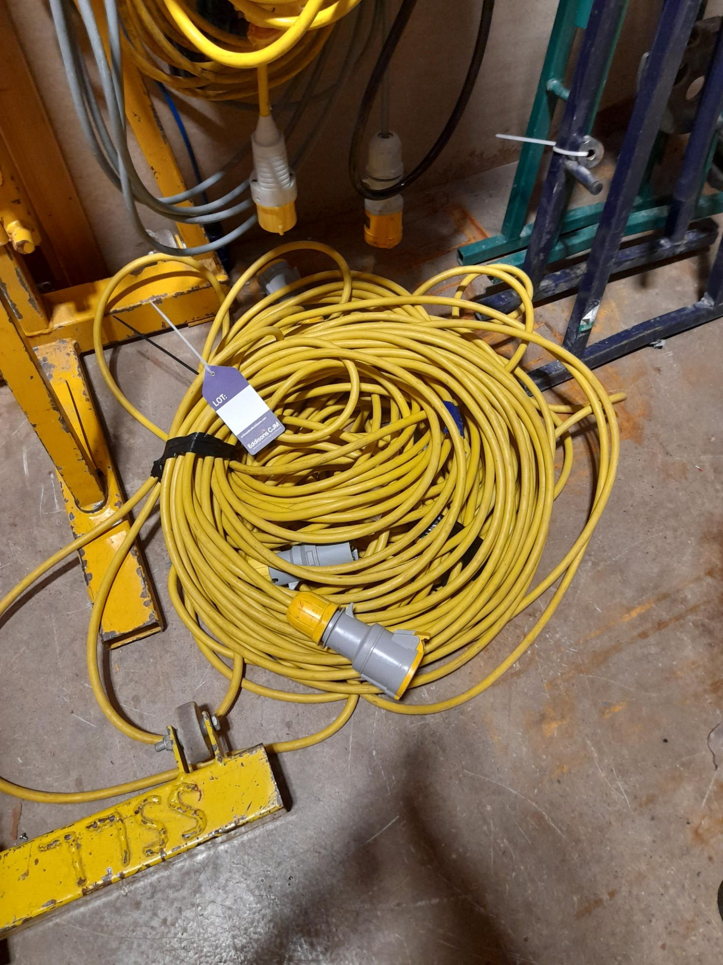 Quantity of various extension leads, as photographed on stand - Image 3 of 3