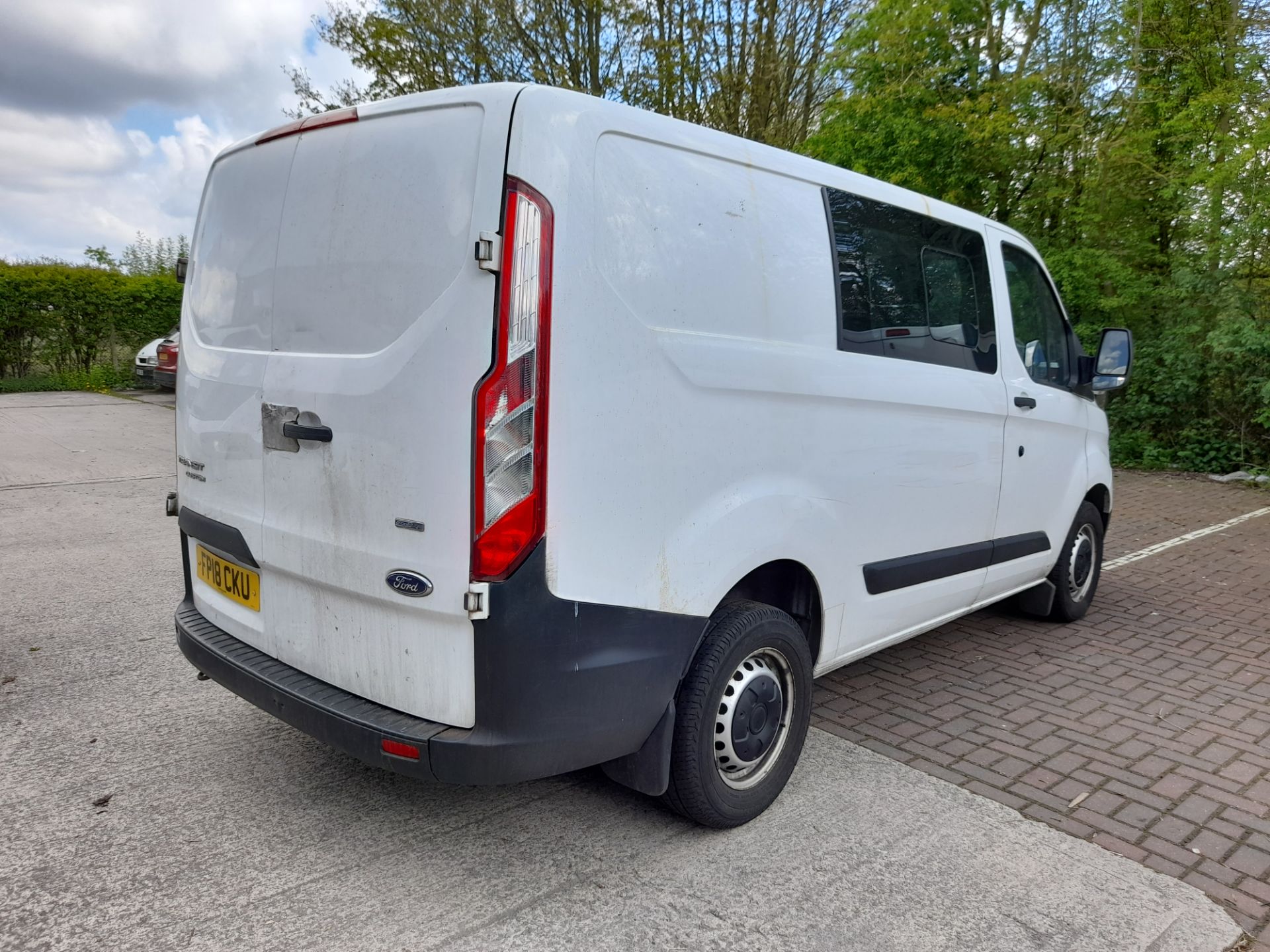 Ford Transit Custom 300 Base Panel Van 2.0 TDCi 10 - Image 5 of 12