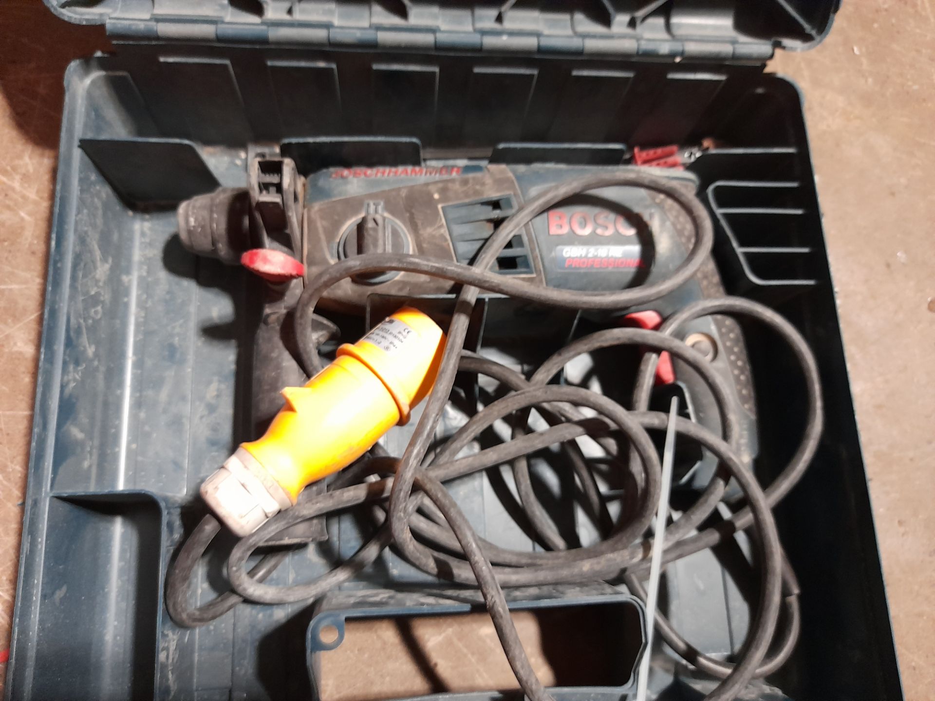 Bosch GBH 2-18RE professional drill, with case - Image 3 of 3