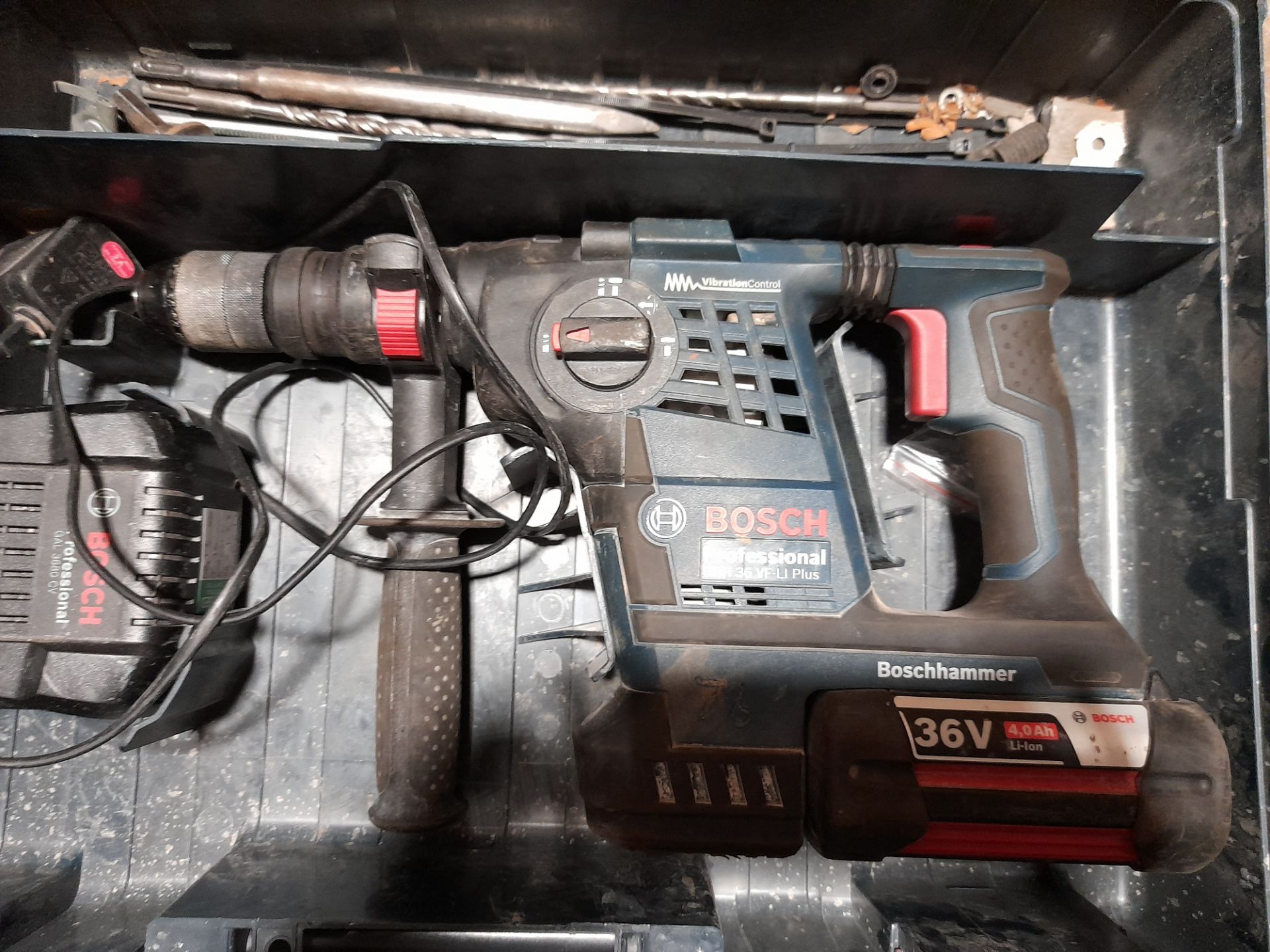 Bosch Professional GBH 36 VF-LT Plus hammer drill, to case, including spare battery and charger - Image 3 of 4