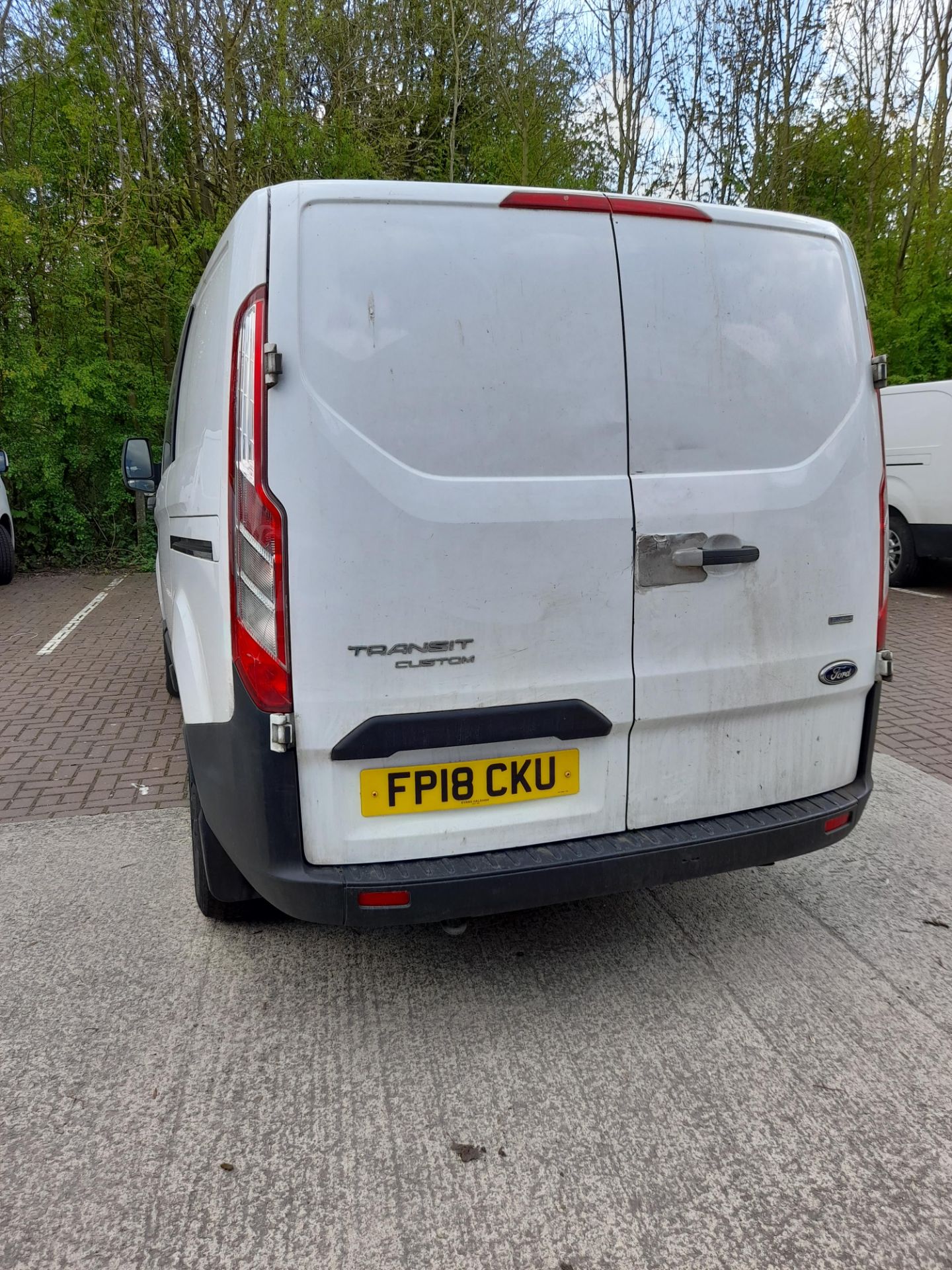 Ford Transit Custom 300 Base Panel Van 2.0 TDCi 10 - Image 4 of 12