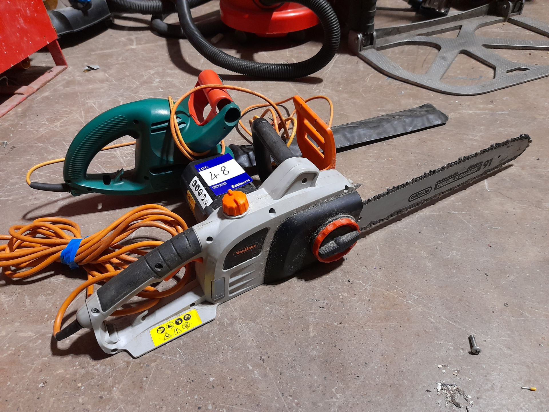 Vonhaus chainsaw, with Black & Decker hedge trimmer - Image 2 of 2