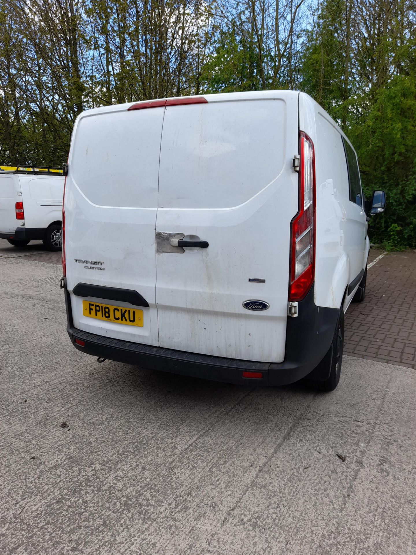 Ford Transit Custom 300 Base Panel Van 2.0 TDCi 10 - Image 6 of 12