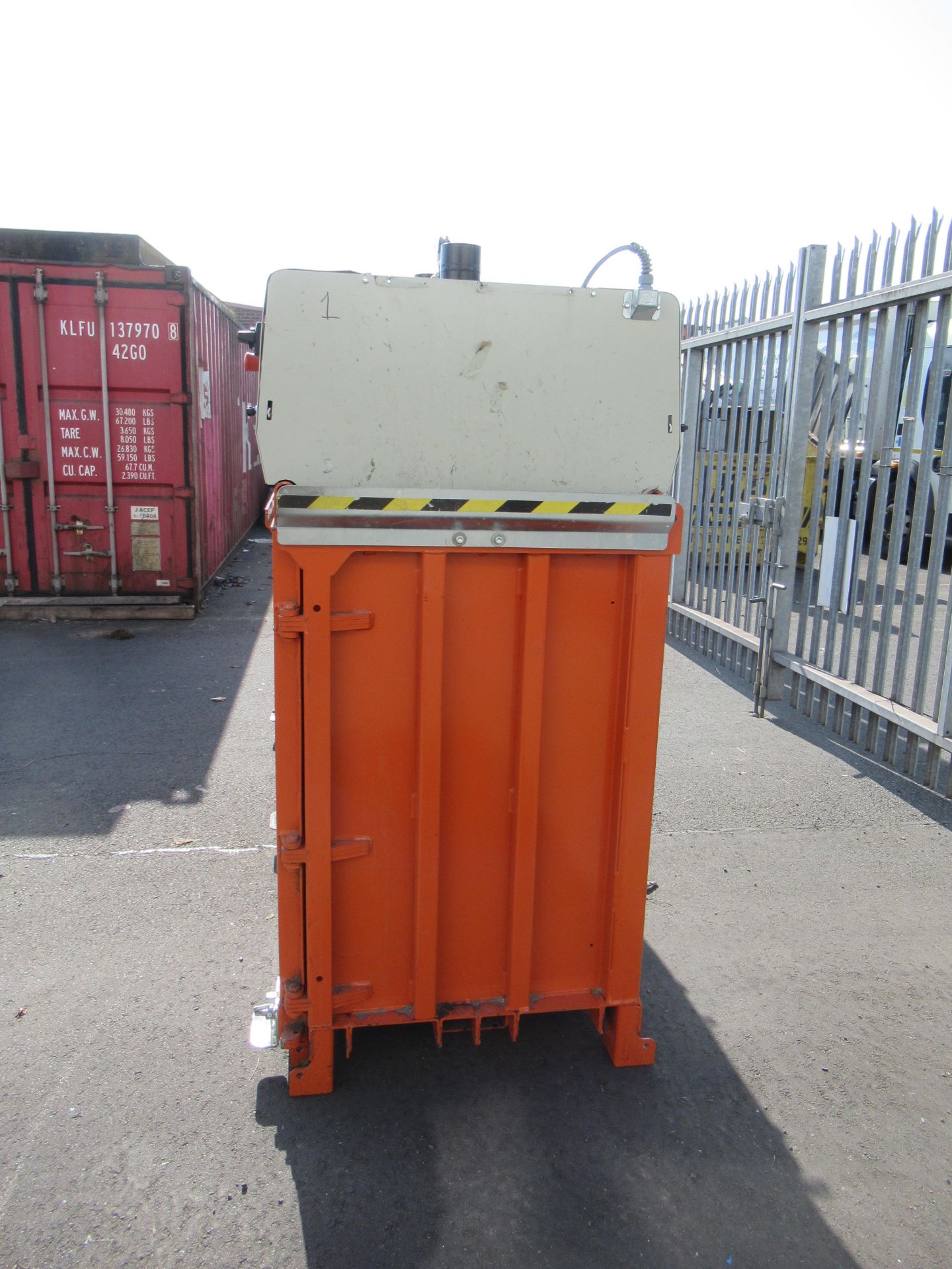 An Orwak 9020 Triple Chamber Baler - Image 2 of 10