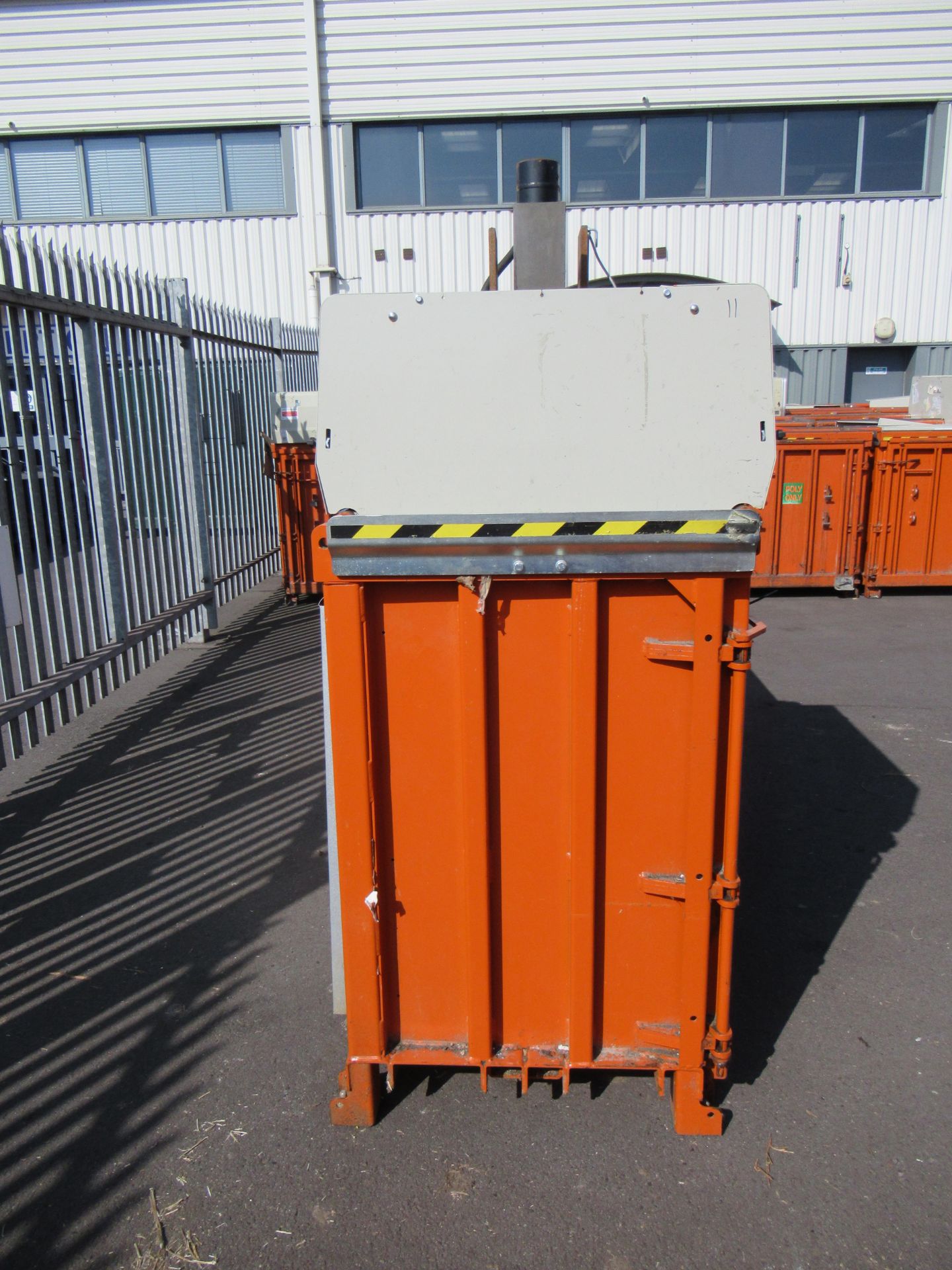 An Orwak 9020 Triple Chamber Baler - Image 2 of 8