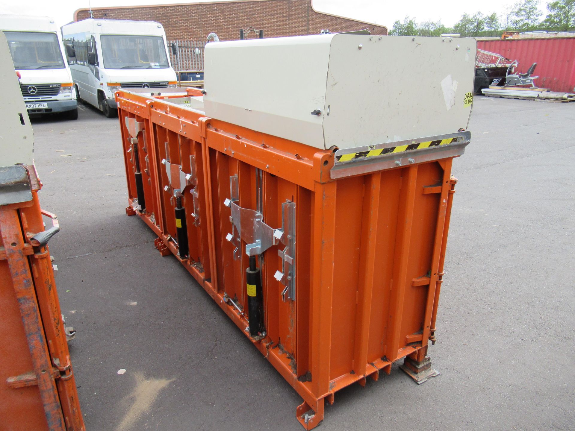 An Orwak 9020 Triple Chamber Baler - Image 4 of 6