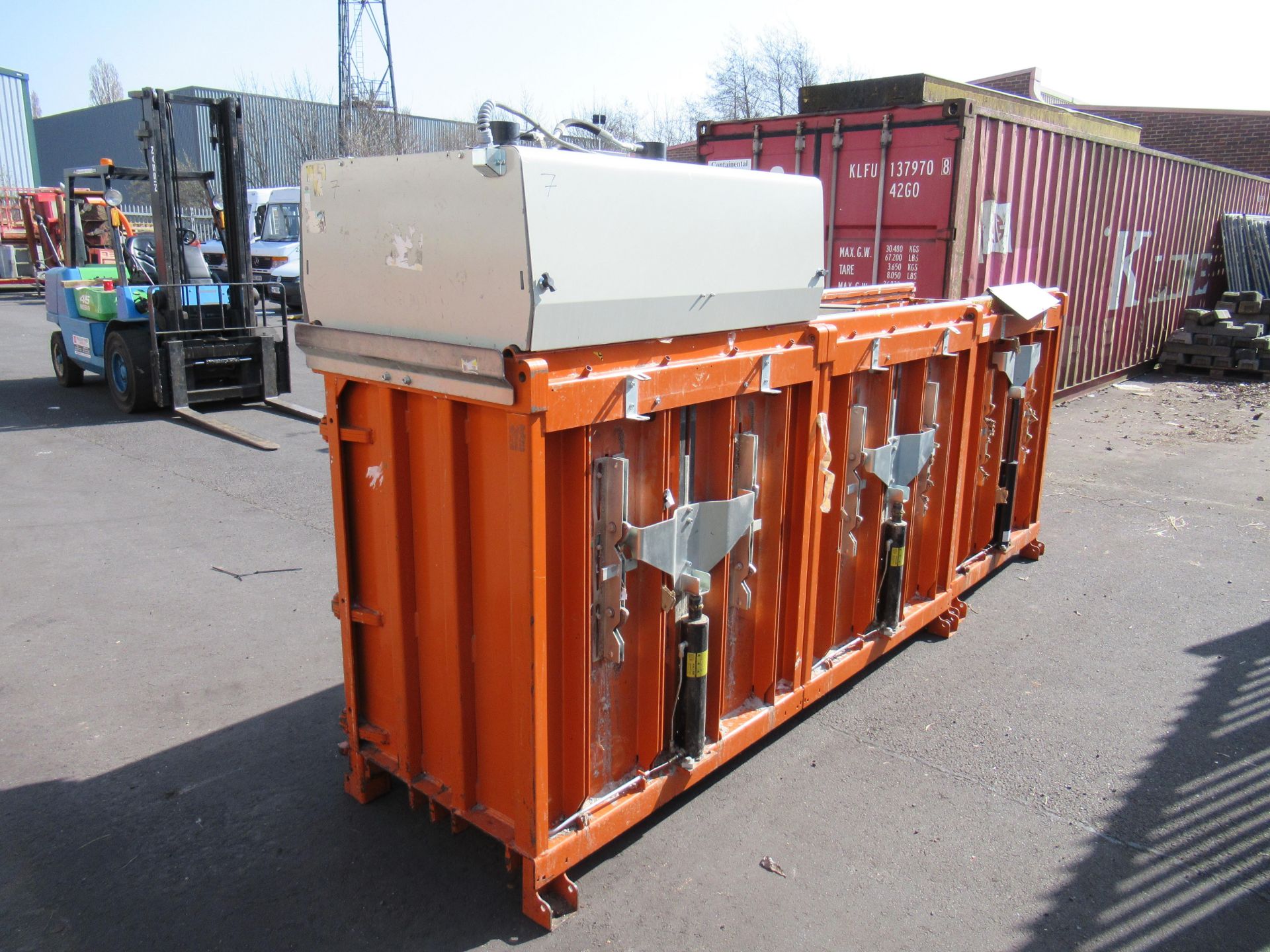 An Orwak 9020s Triple Chamber Baler - Image 3 of 8