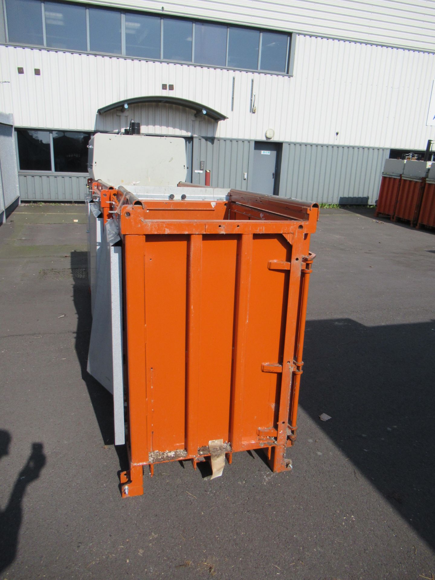 An Orwak 9020 Triple Chamber Baler - Image 5 of 10