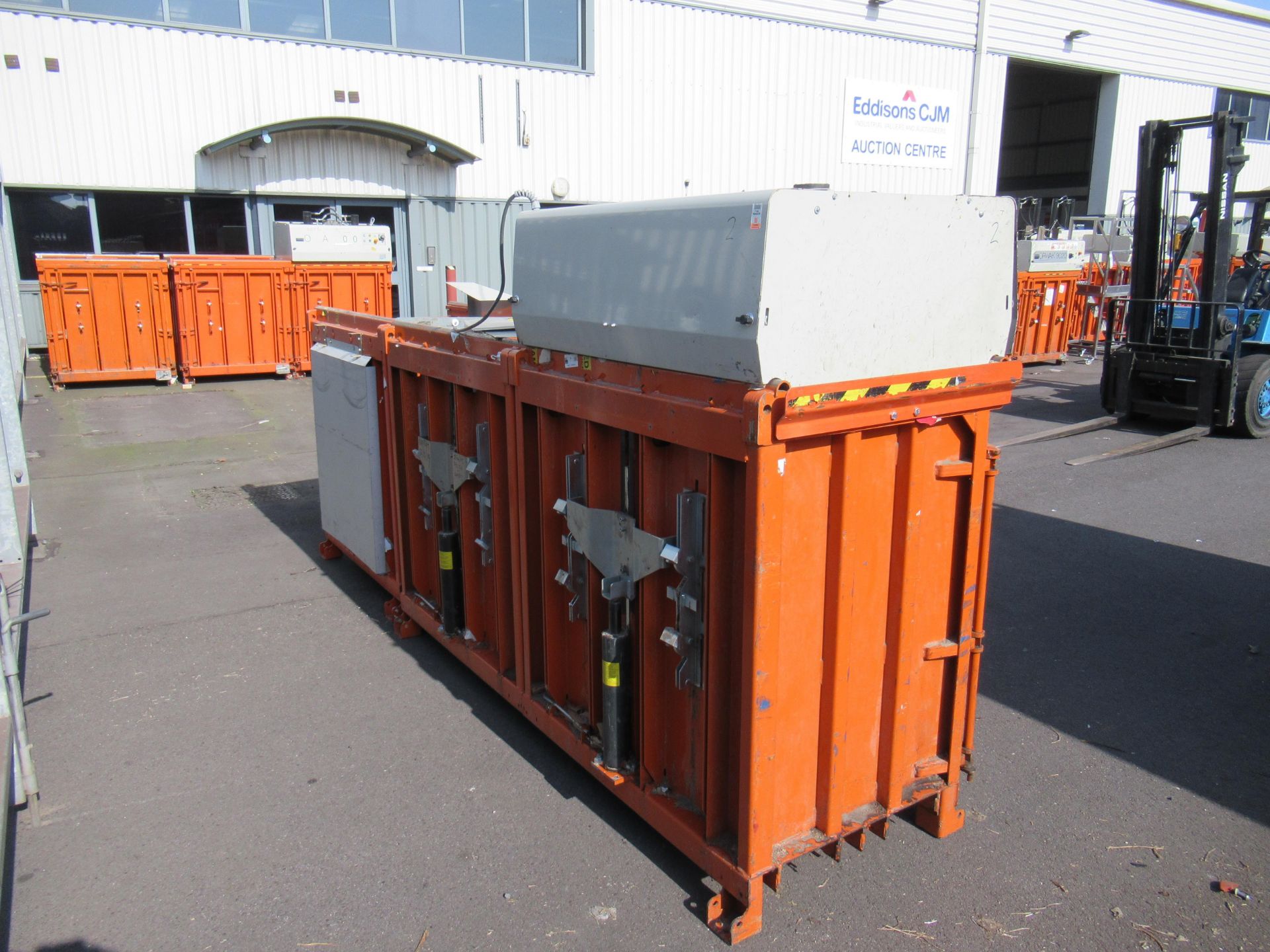 An Orwak 9020 Triple Chamber Baler - Image 4 of 8