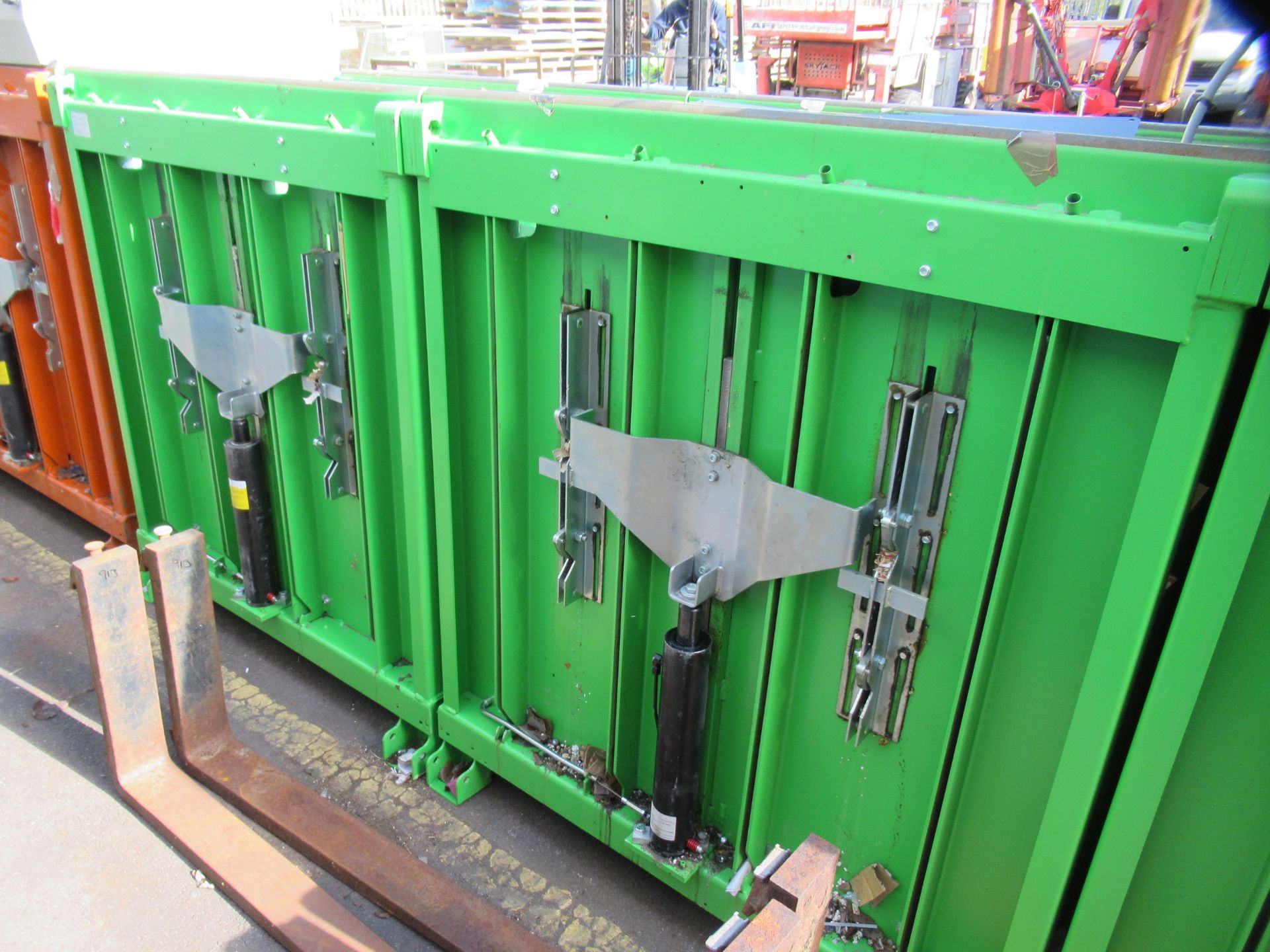 An Orwak 9020s Triple Chamber Baler - Image 5 of 8