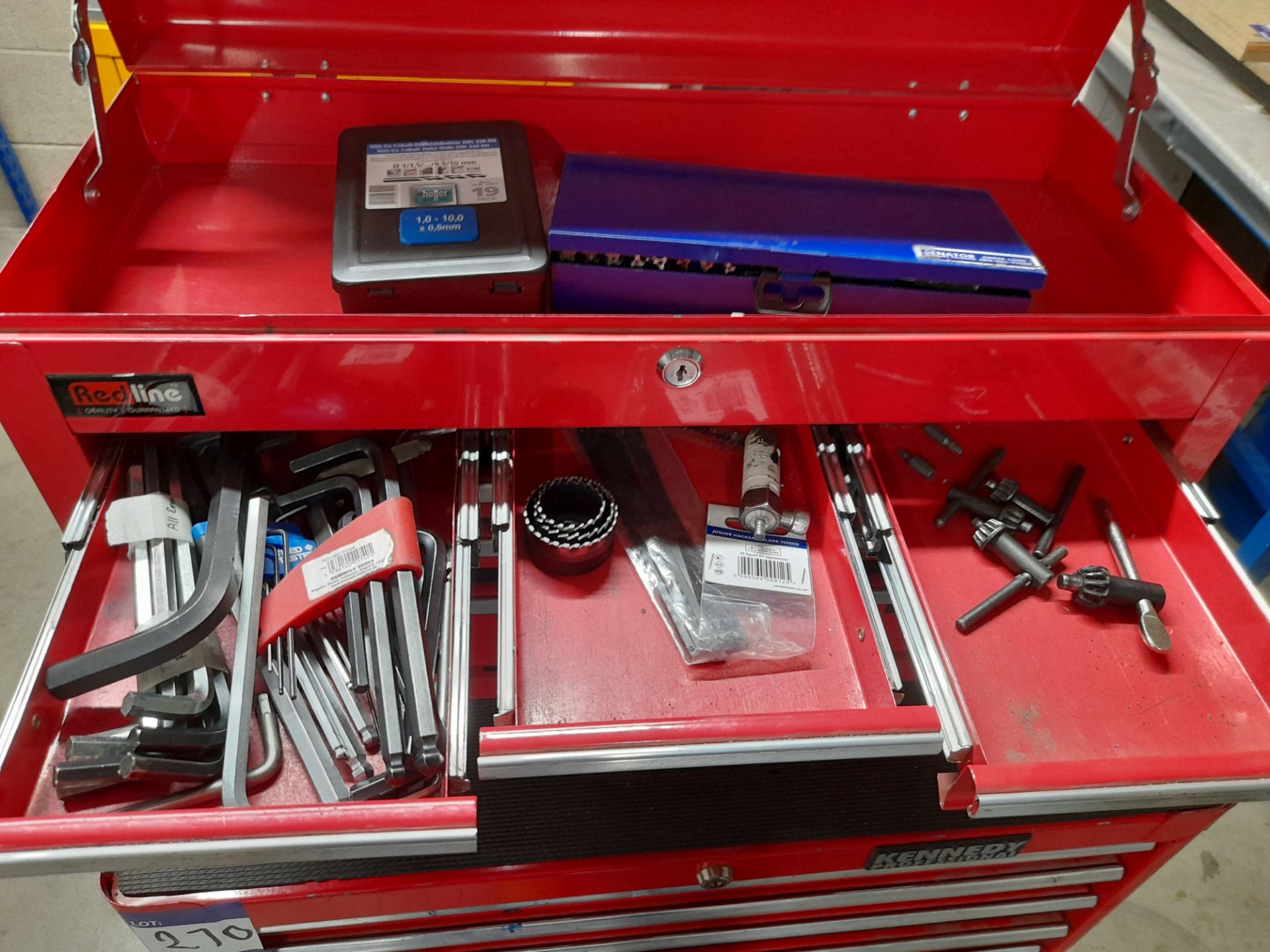 Redline mobile 6 drawer tool chest with contents - Image 4 of 4